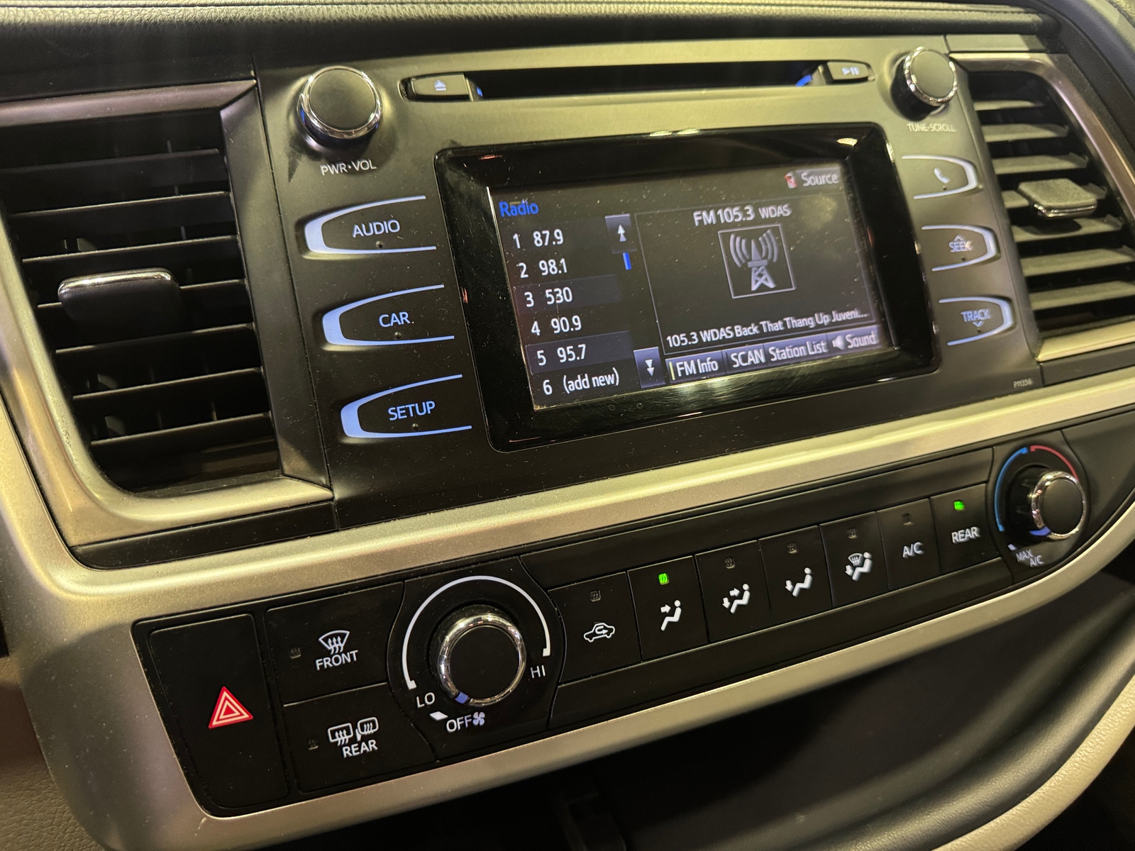 Thumbnail: 2017 Toyota Highlander - 4