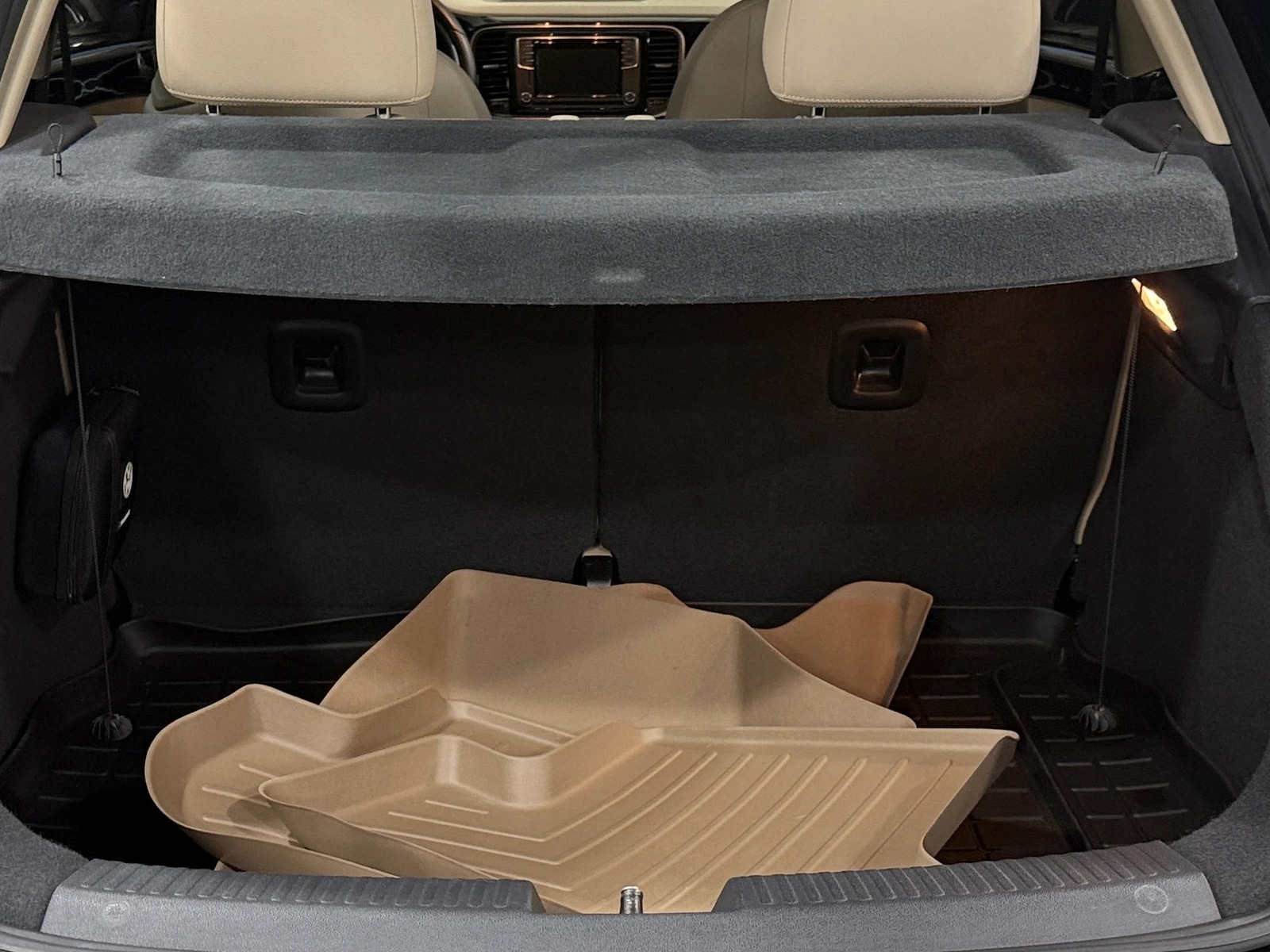Thumbnail: 2019 Volkswagen Beetle - 6