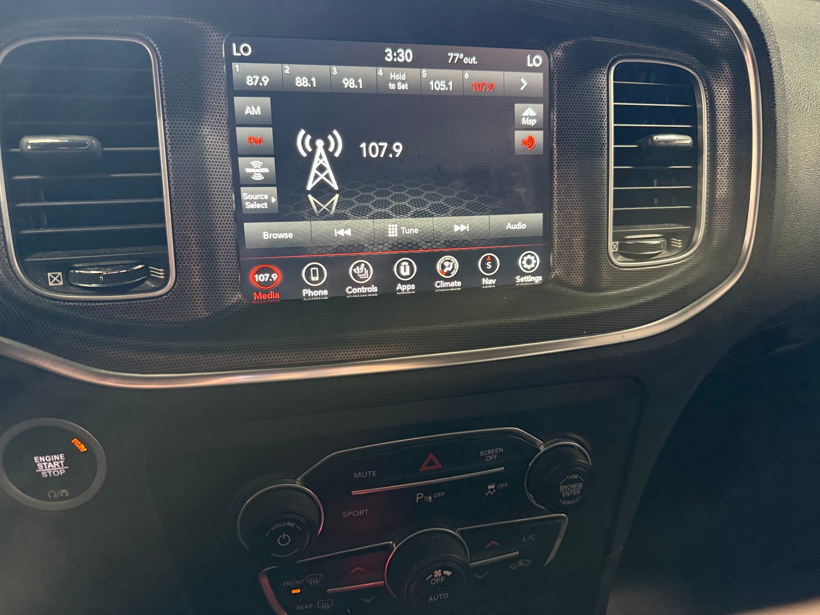 Thumbnail: 2018 Dodge Charger - 4
