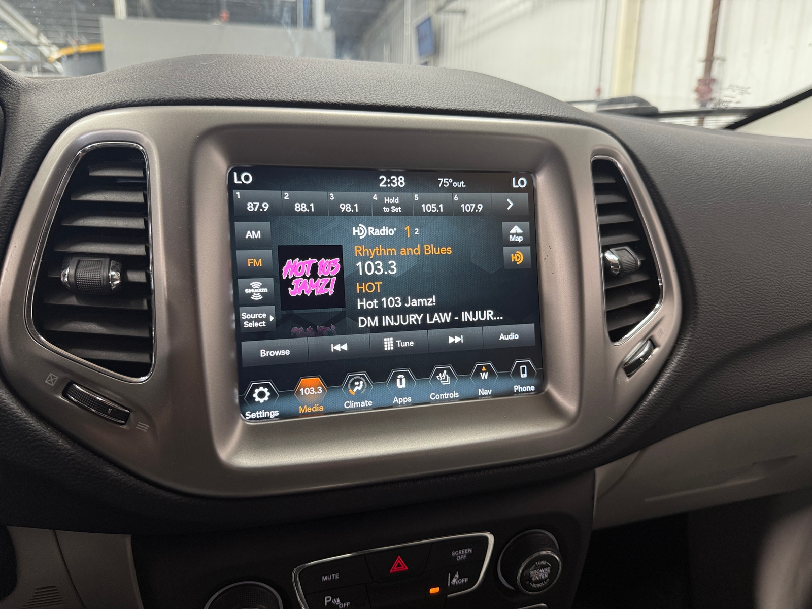 Thumbnail: 2018 Jeep Compass - 4