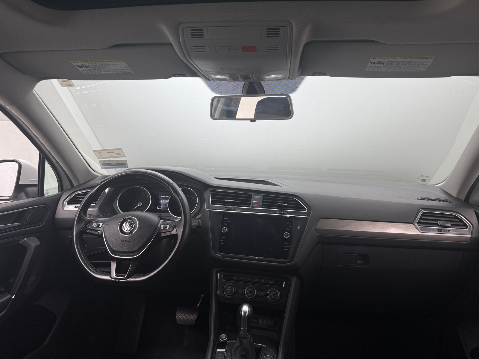 Thumbnail: 2018 Volkswagen Tiguan - 3