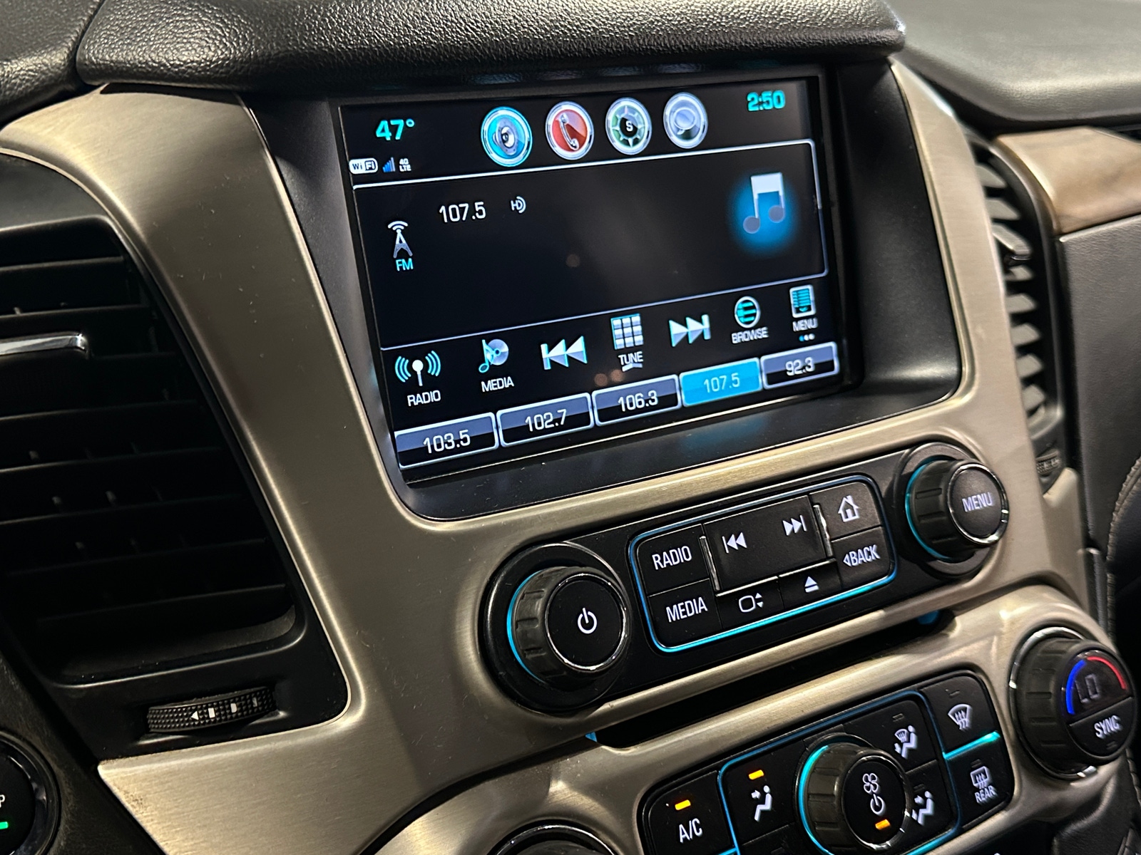 Thumbnail: 2020 GMC Yukon XL - 3