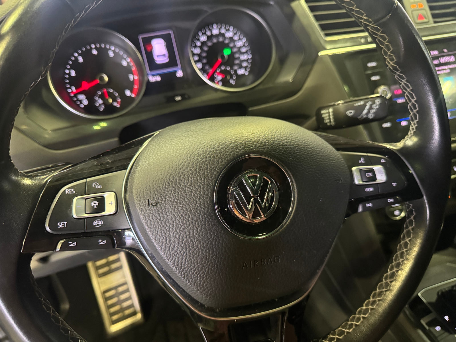 Thumbnail: 2021 Volkswagen Tiguan - 4