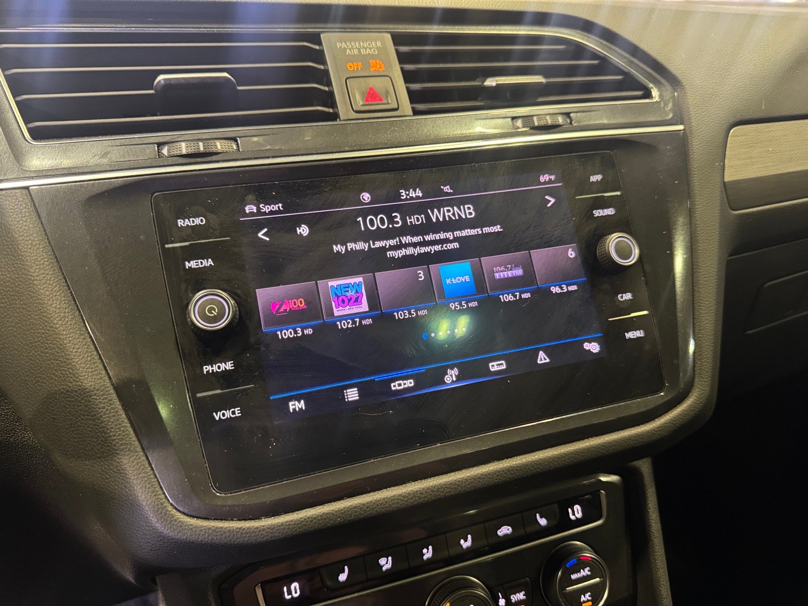 Thumbnail: 2021 Volkswagen Tiguan - 3