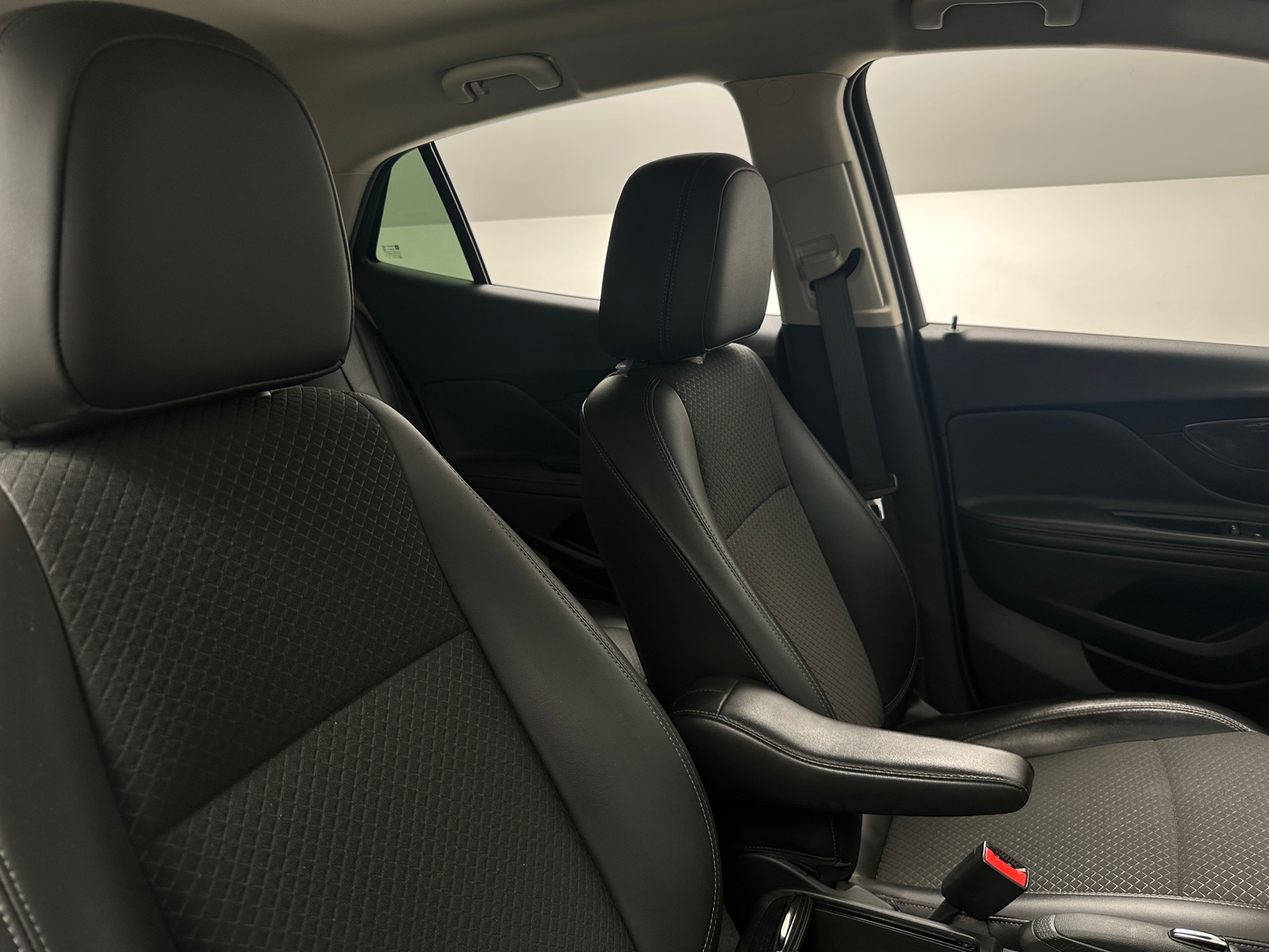 Thumbnail: 2022 Buick Encore - 2