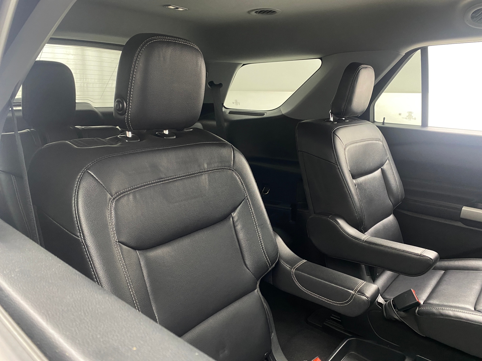 Thumbnail: 2020 Ford Explorer - 6