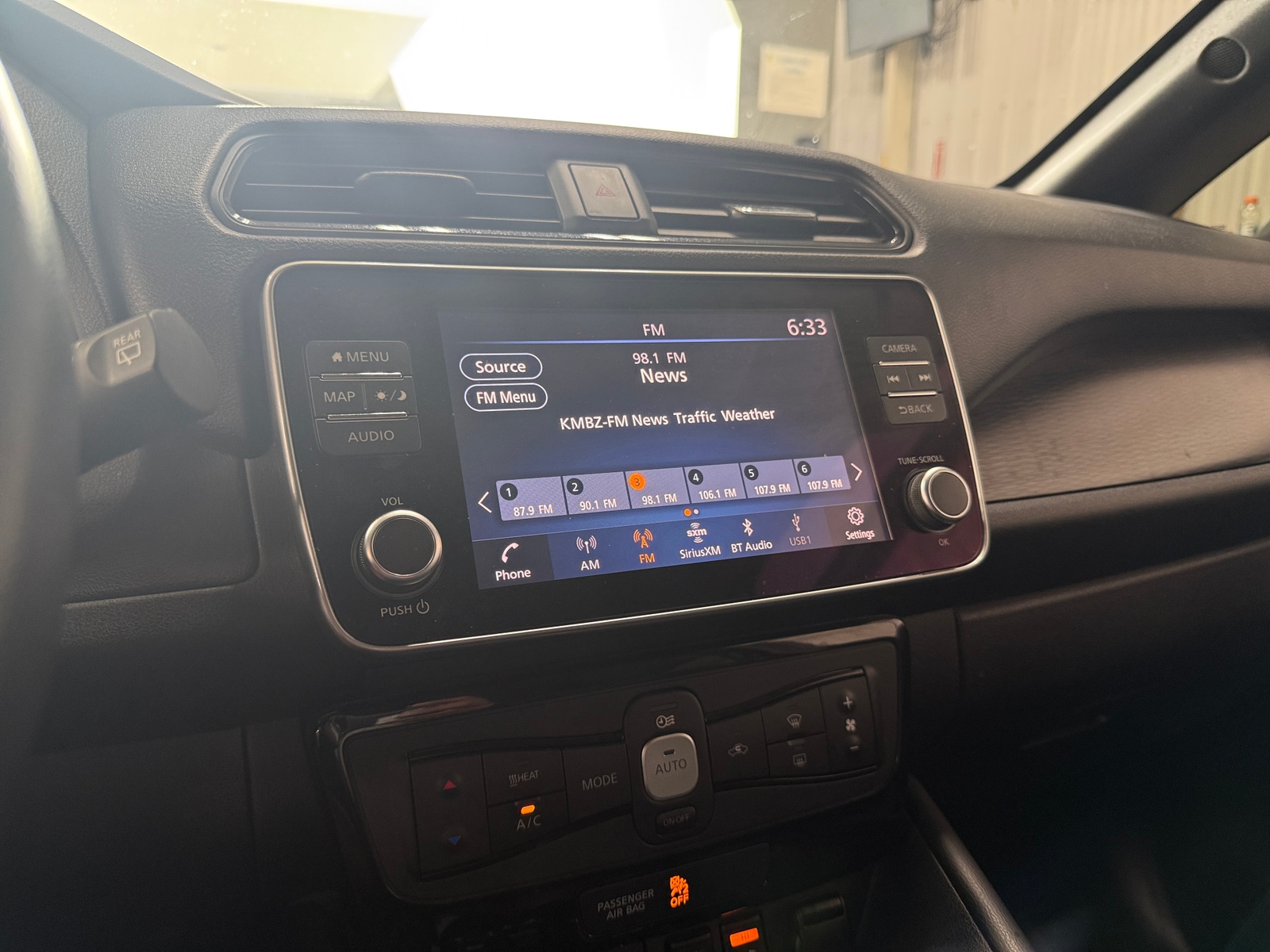 Thumbnail: 2021 Nissan Leaf - 4