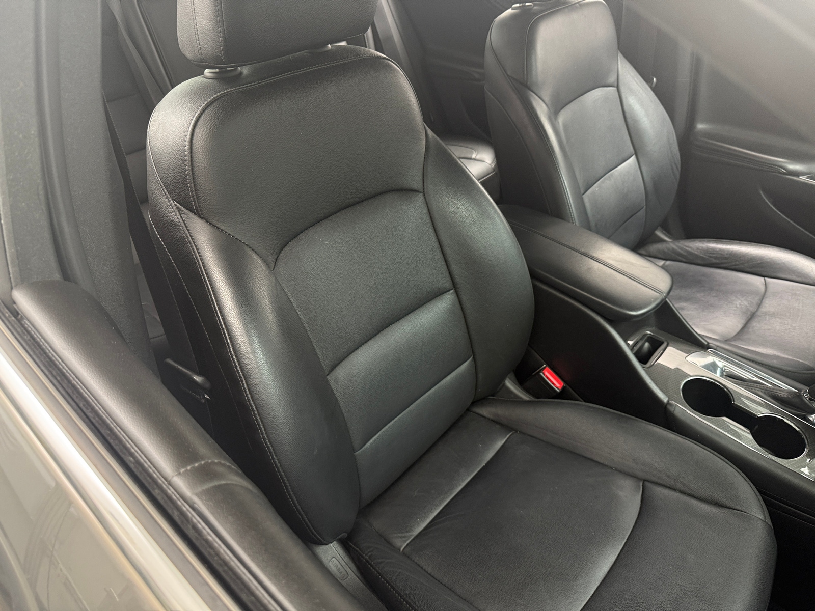 Thumbnail: 2018 Chevrolet Malibu - 2