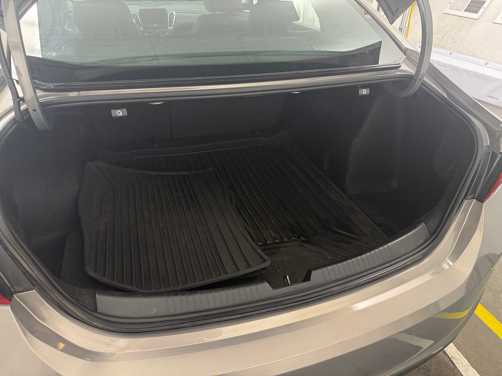 Thumbnail: 2018 Chevrolet Malibu - 7