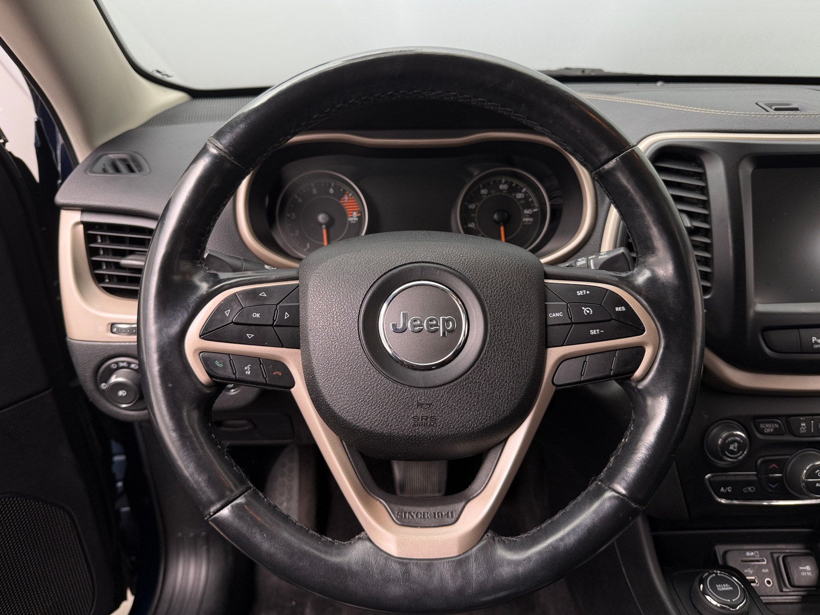 Thumbnail: 2018 Jeep Cherokee - 4