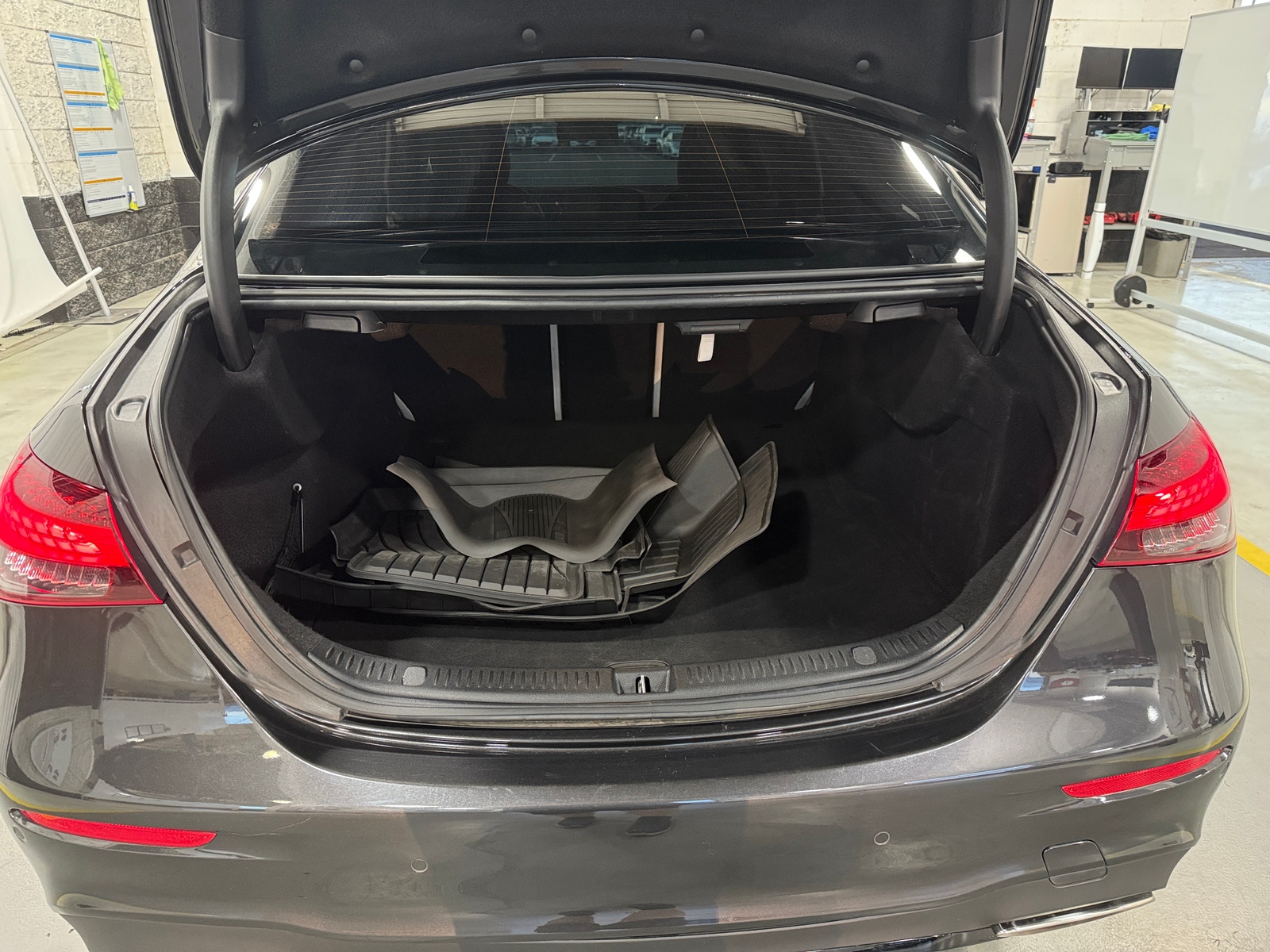 Thumbnail: 2021 Mercedes-Benz E-Class - 6