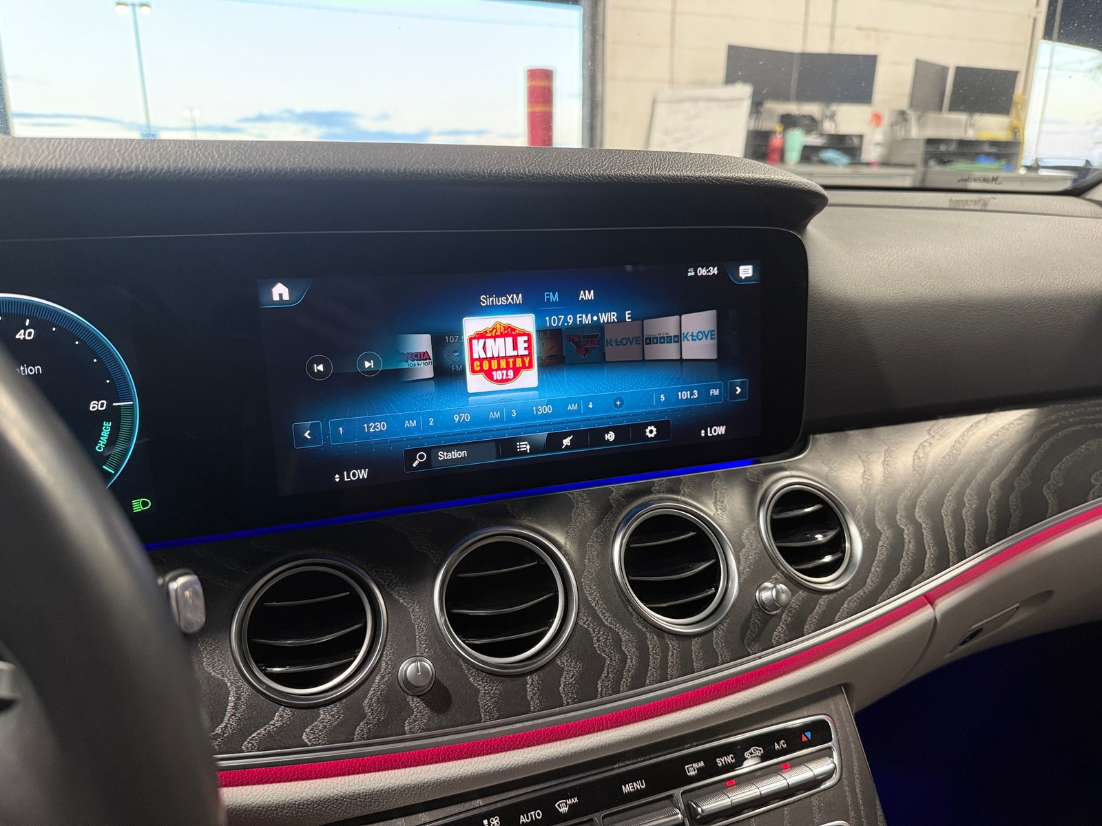Thumbnail: 2021 Mercedes-Benz E-Class - 3