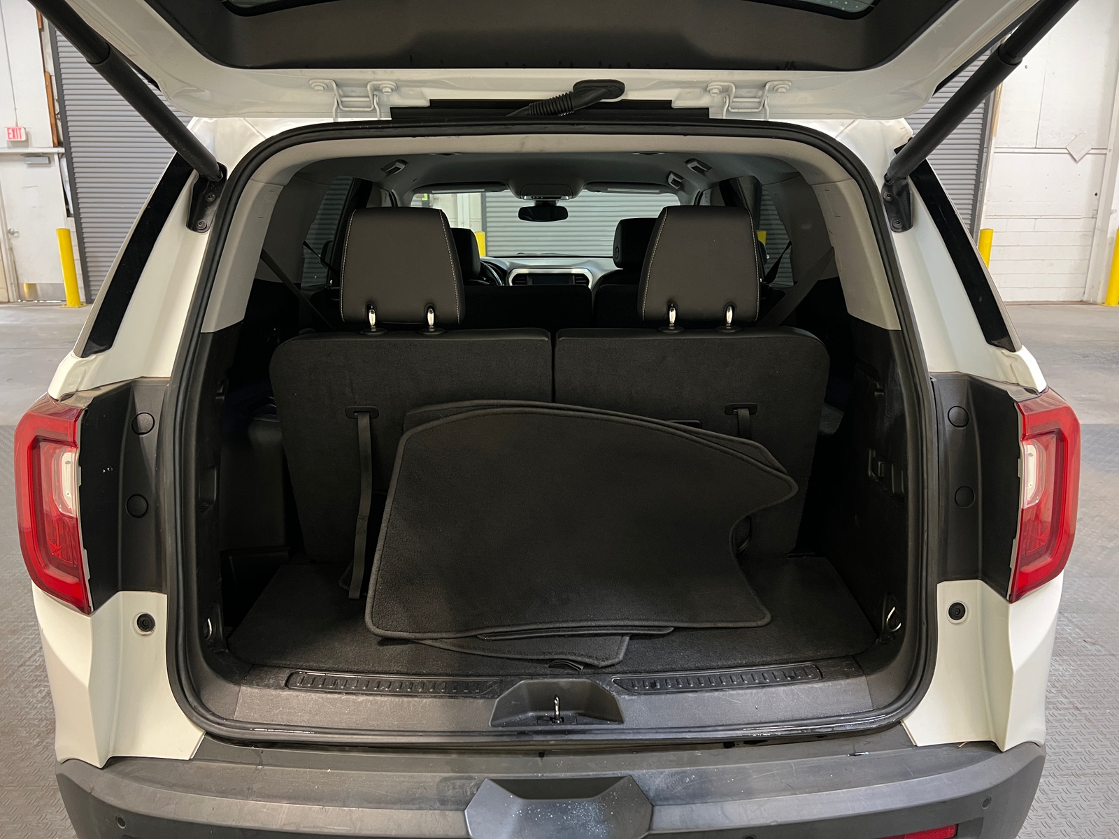 Thumbnail: 2023 GMC Acadia - 6