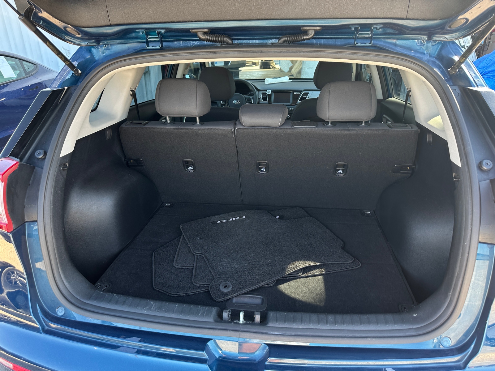 Thumbnail: 2019 Kia Niro - 7