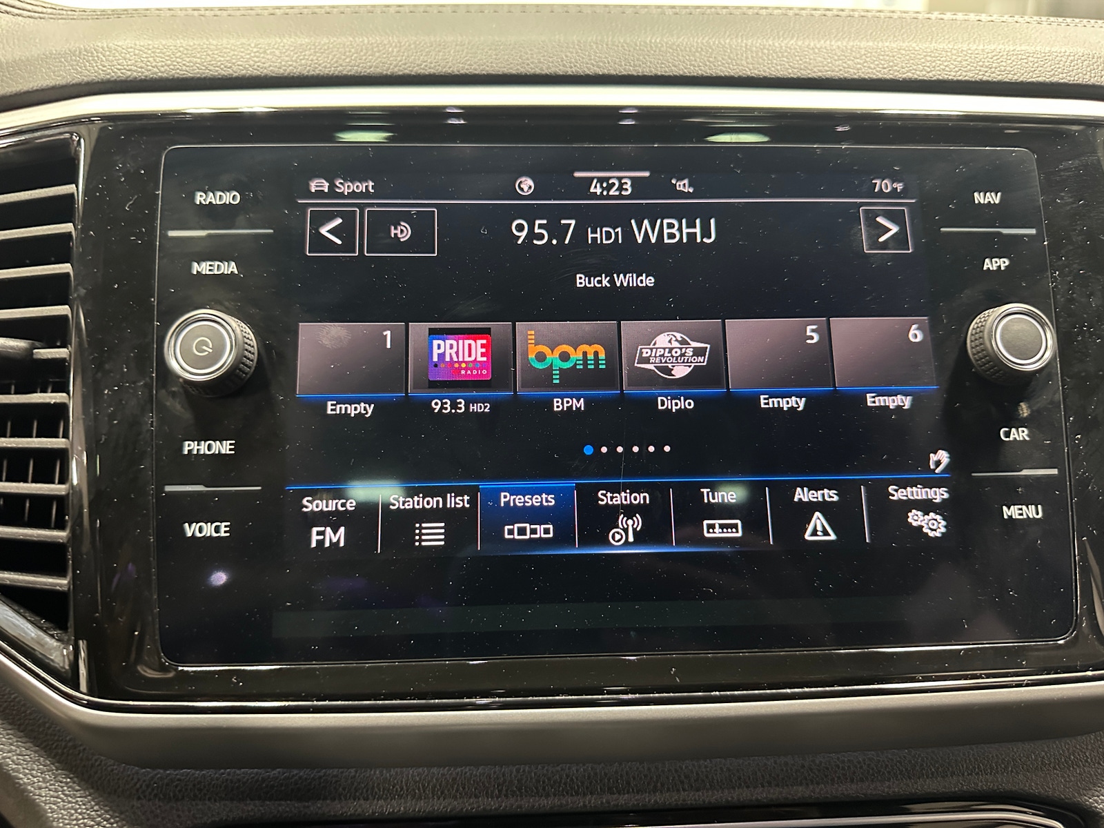 Thumbnail: 2023 Volkswagen Atlas - 3