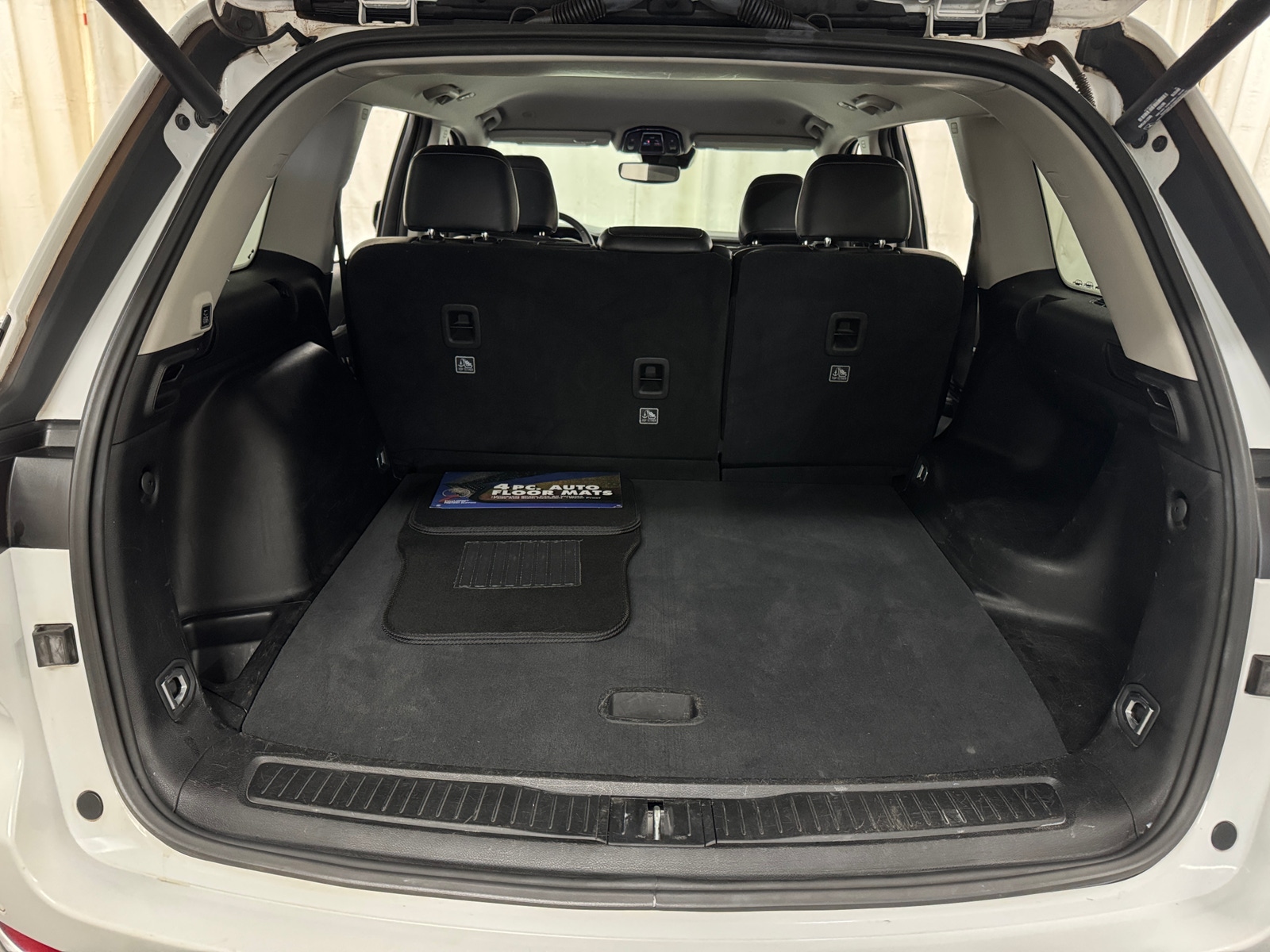 Thumbnail: 2023 Jeep Grand Cherokee - 6