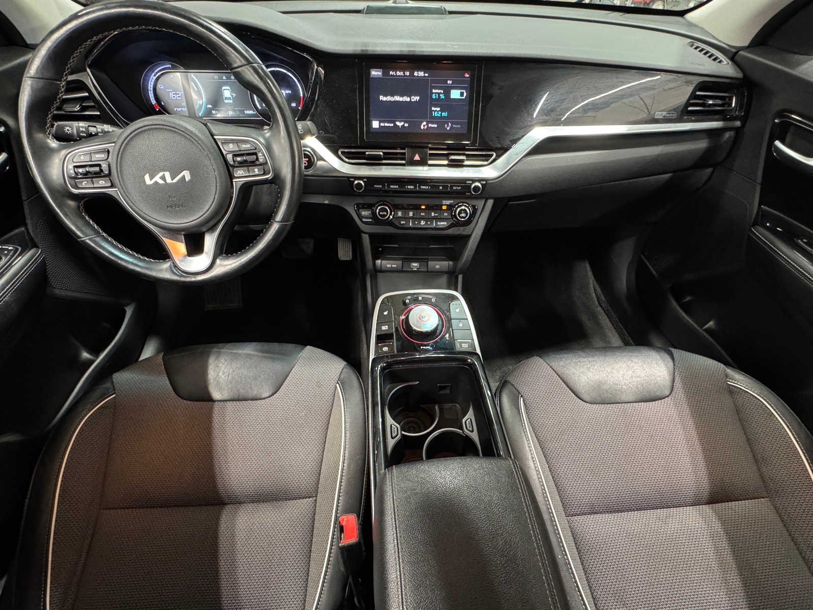 Thumbnail: 2022 Kia Niro - 3