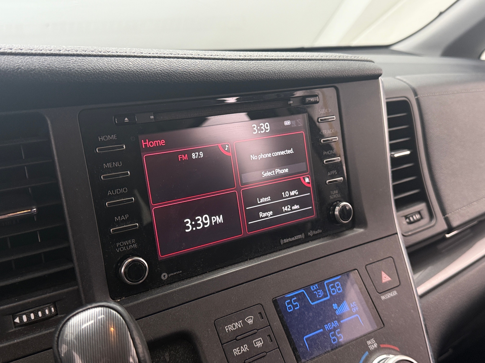 Thumbnail: 2019 Toyota Sienna - 3