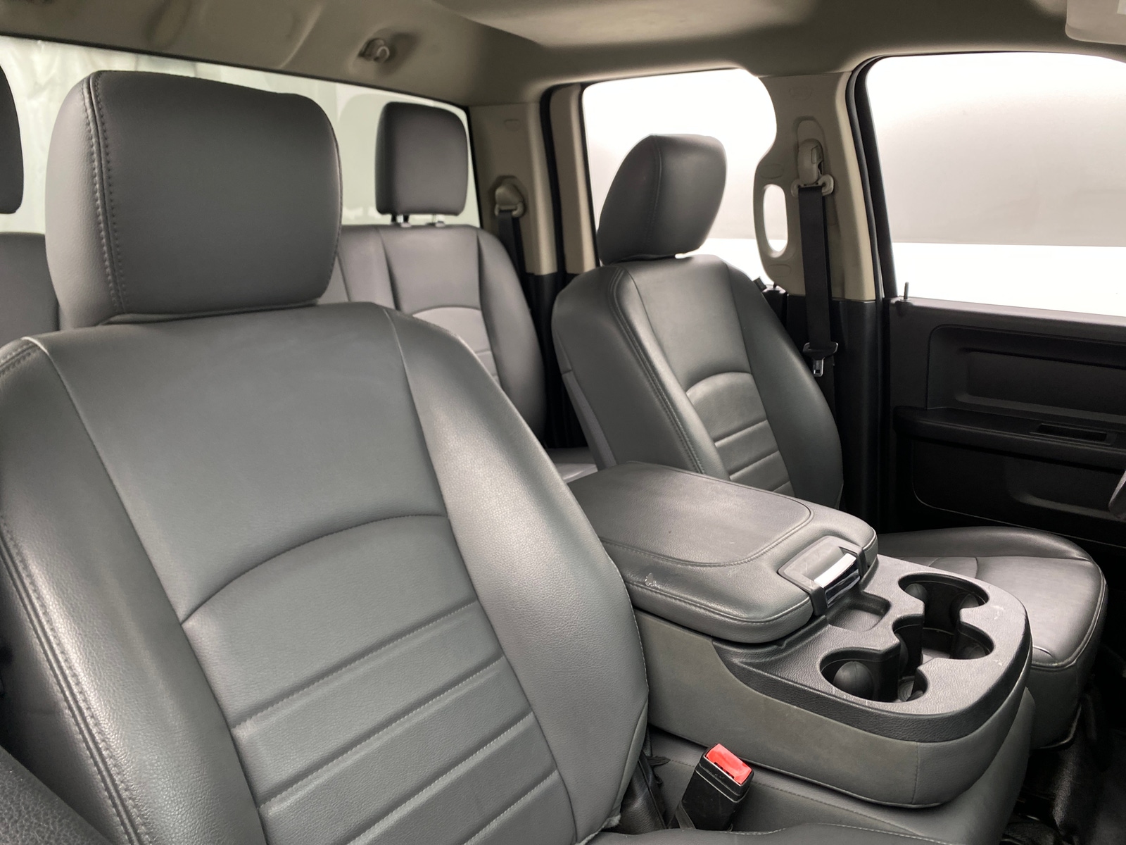 Thumbnail: 2020 RAM 1500 Classic - 2