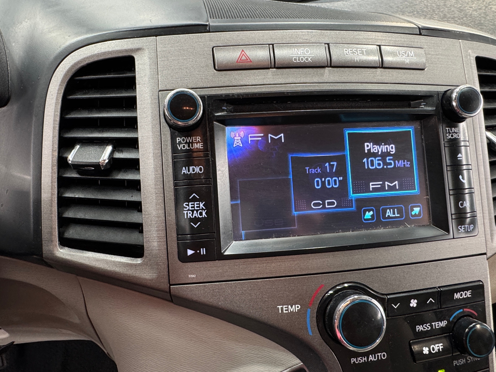 Thumbnail: 2013 Toyota Venza - 4