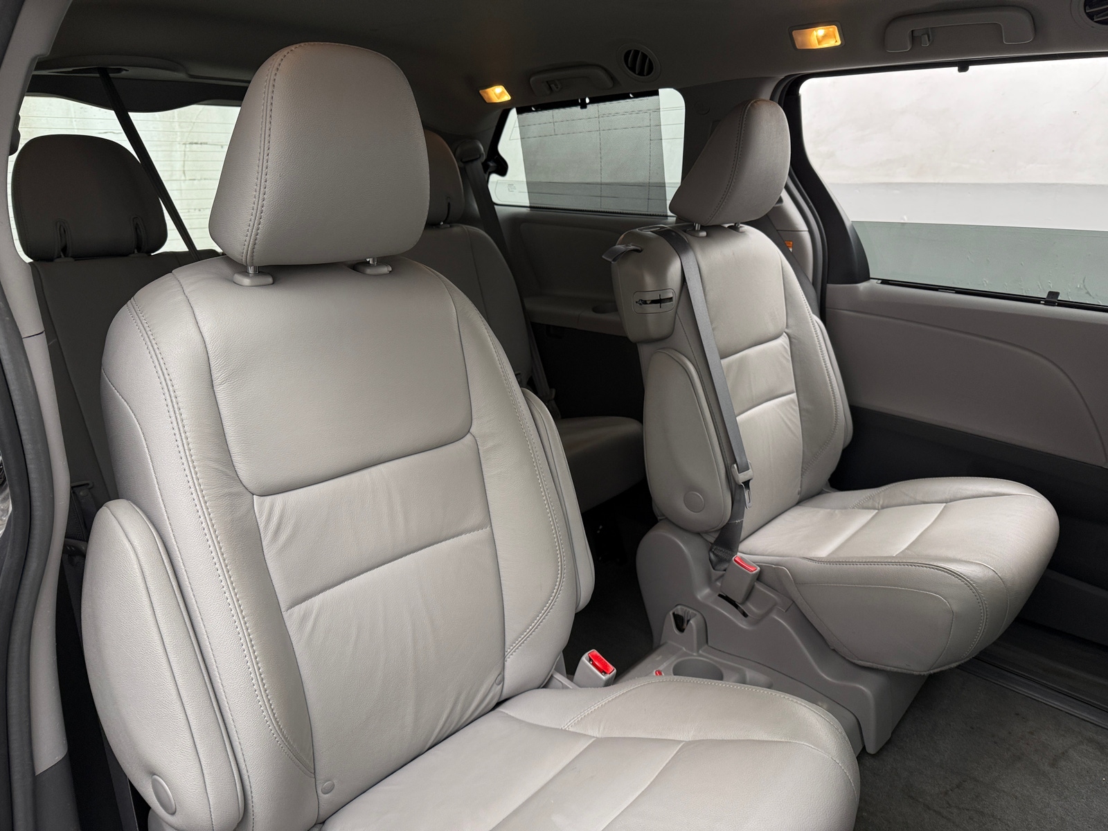 Thumbnail: 2018 Toyota Sienna - 5