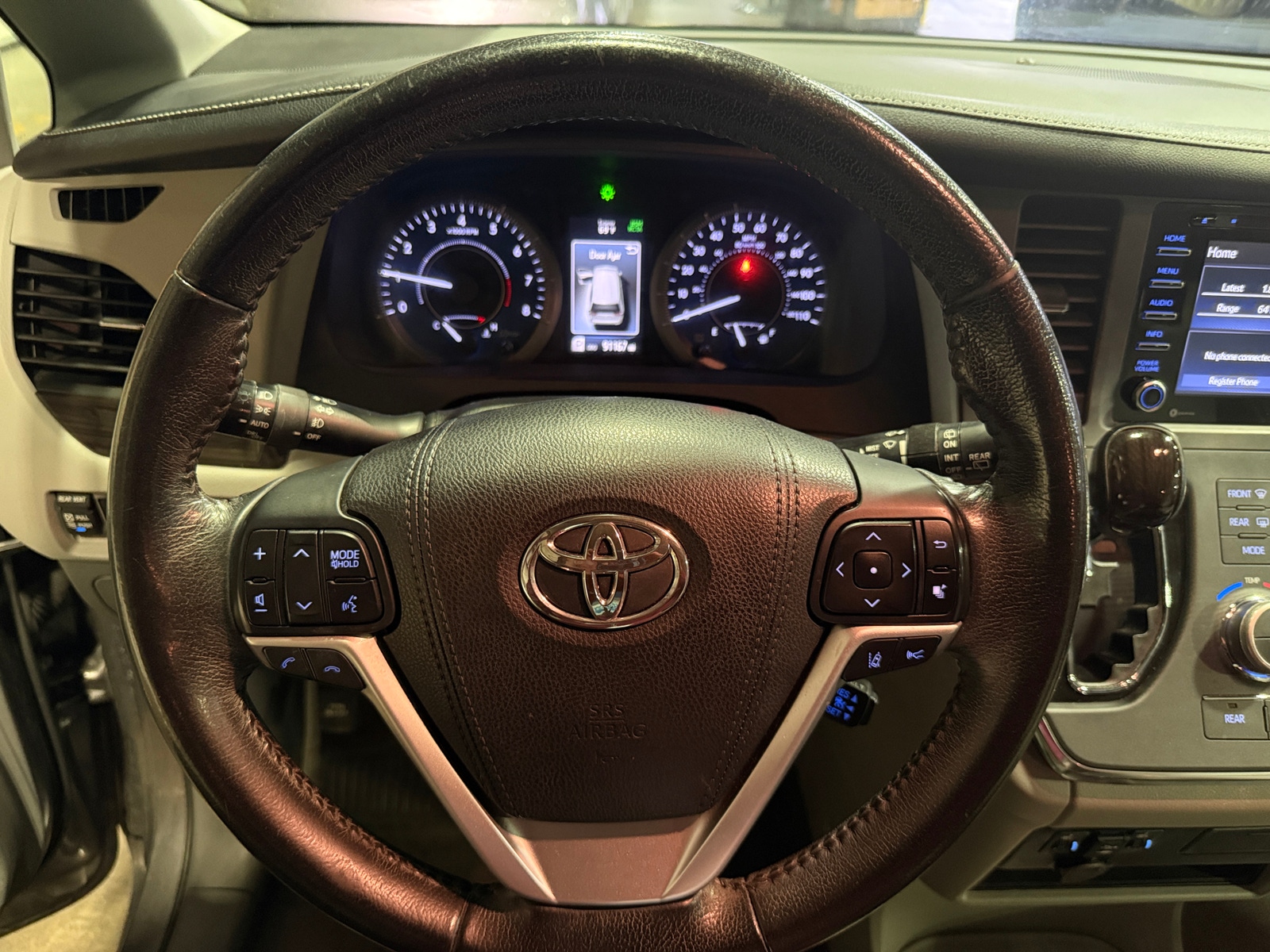 Thumbnail: 2018 Toyota Sienna - 4