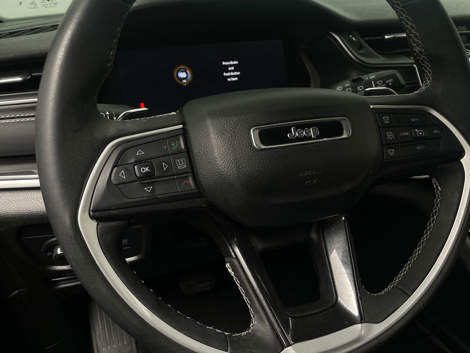 Thumbnail: 2023 Jeep Grand Cherokee L - 4