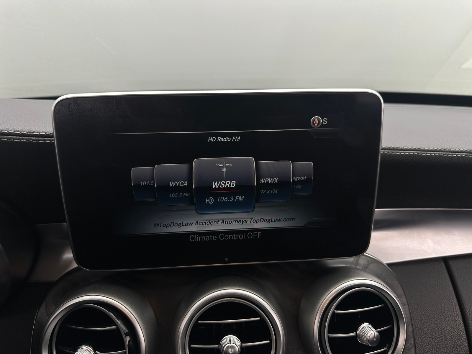 Thumbnail: 2015 Mercedes-Benz C-Class - 3