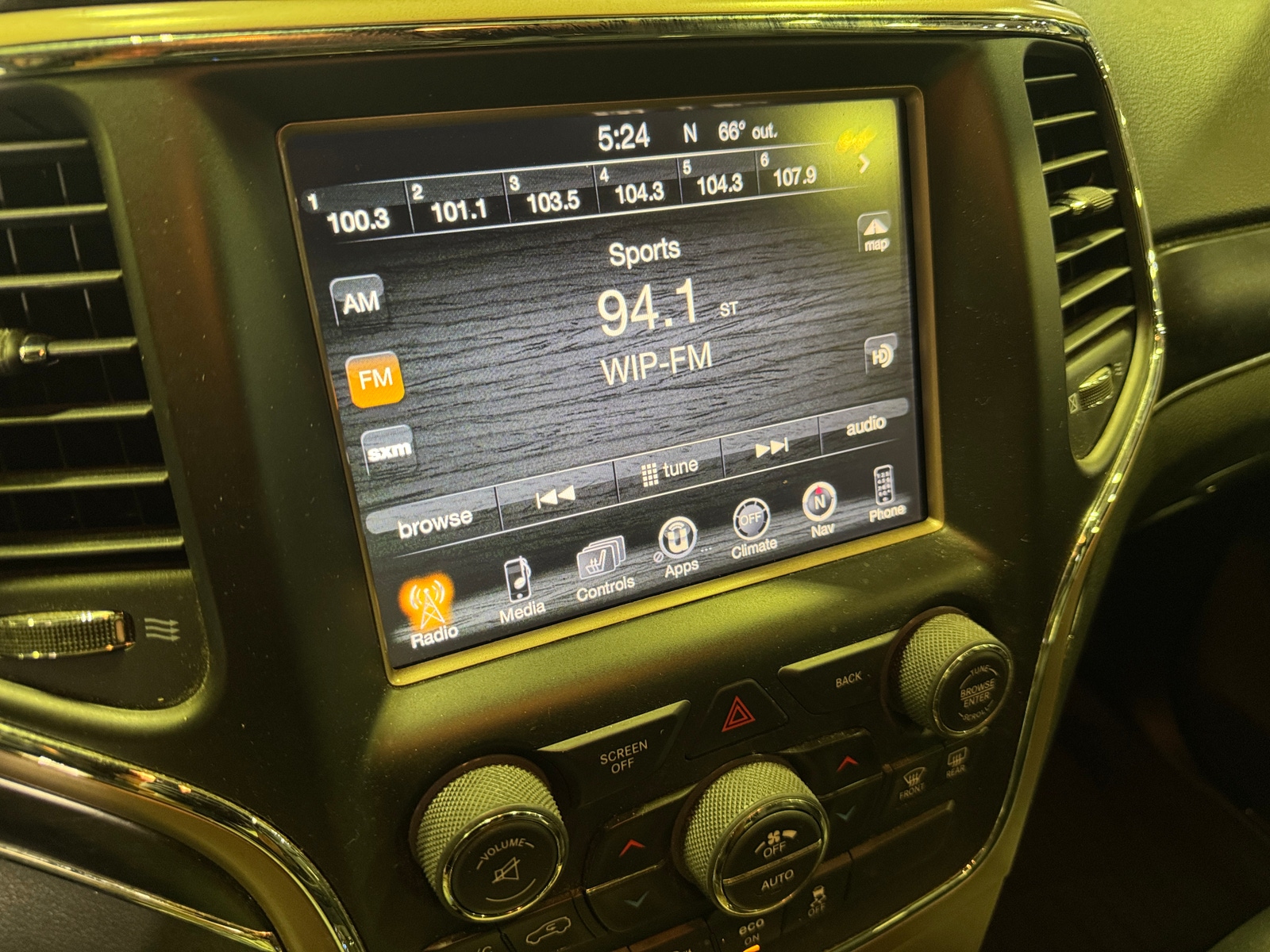 Thumbnail: 2014 Jeep Grand Cherokee - 3