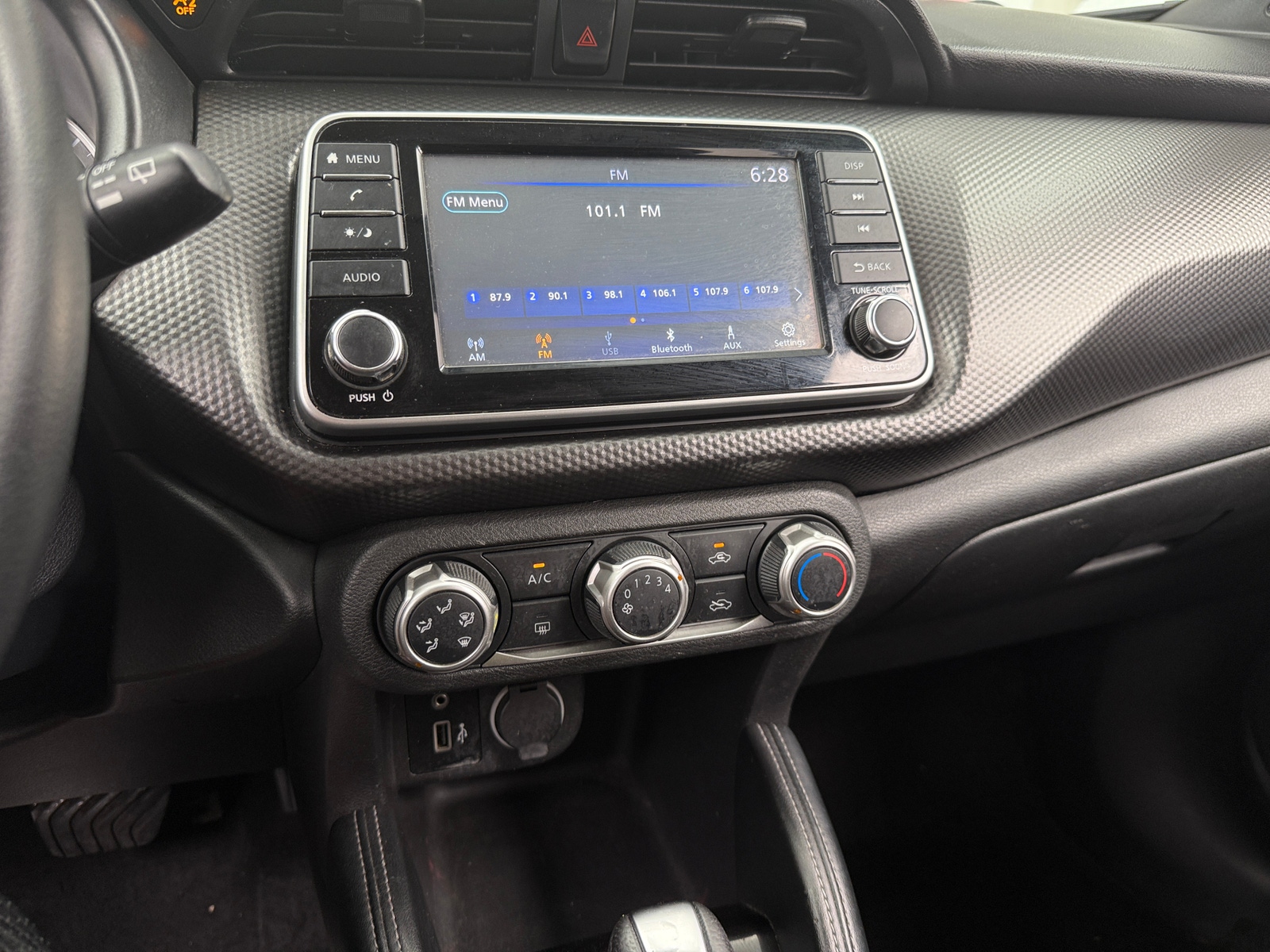 Thumbnail: 2018 Nissan Kicks - 4