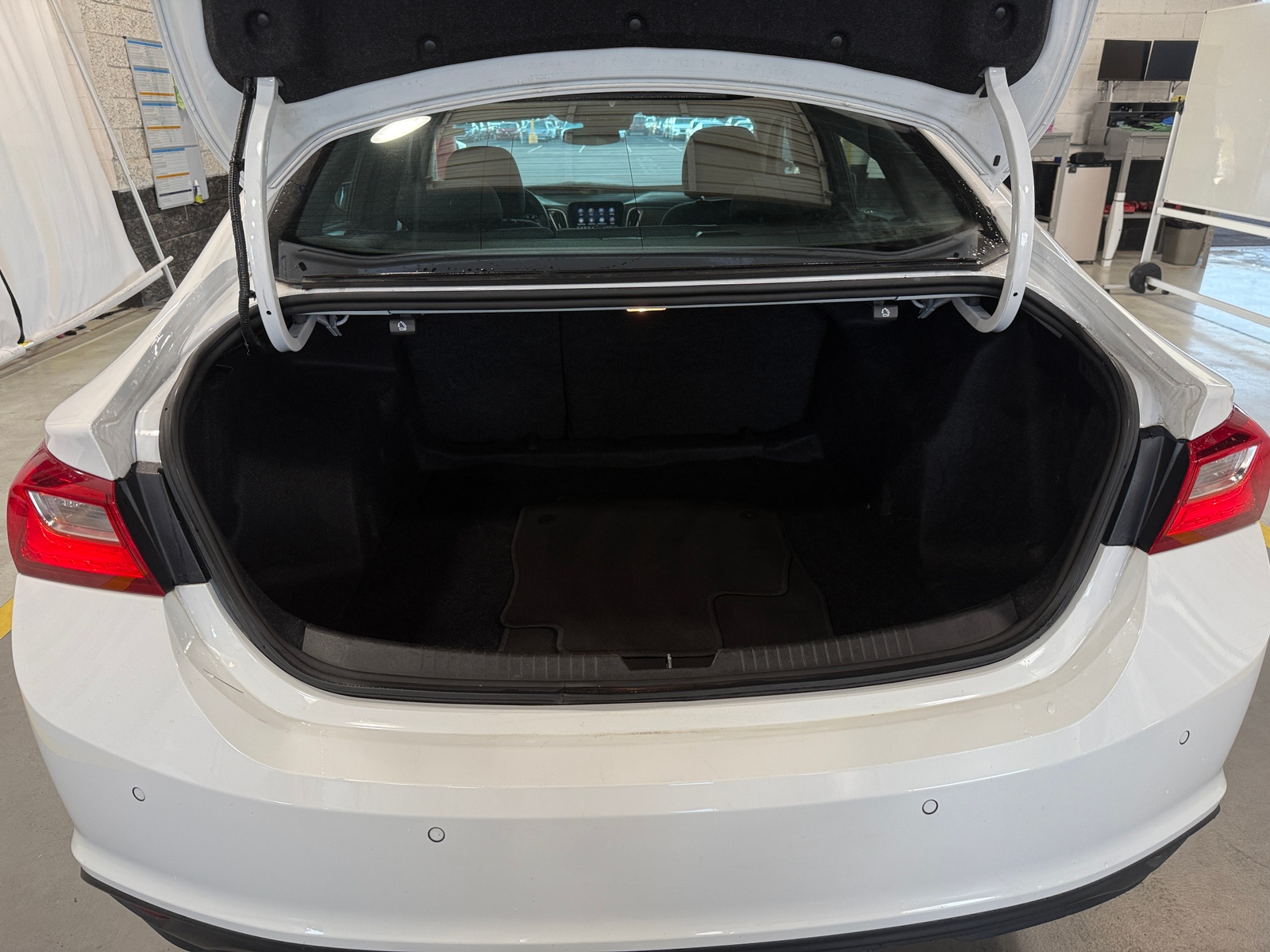 Thumbnail: 2024 Chevrolet Malibu - 7