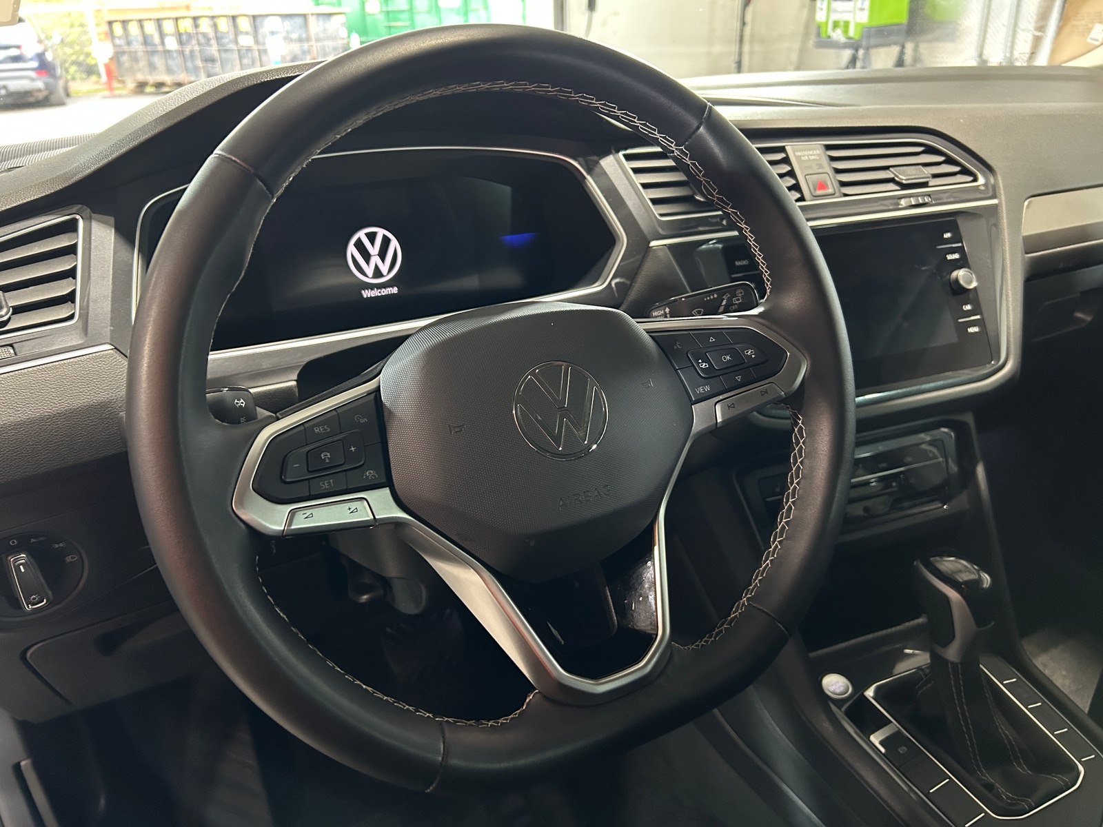 Thumbnail: 2024 Volkswagen Tiguan - 4