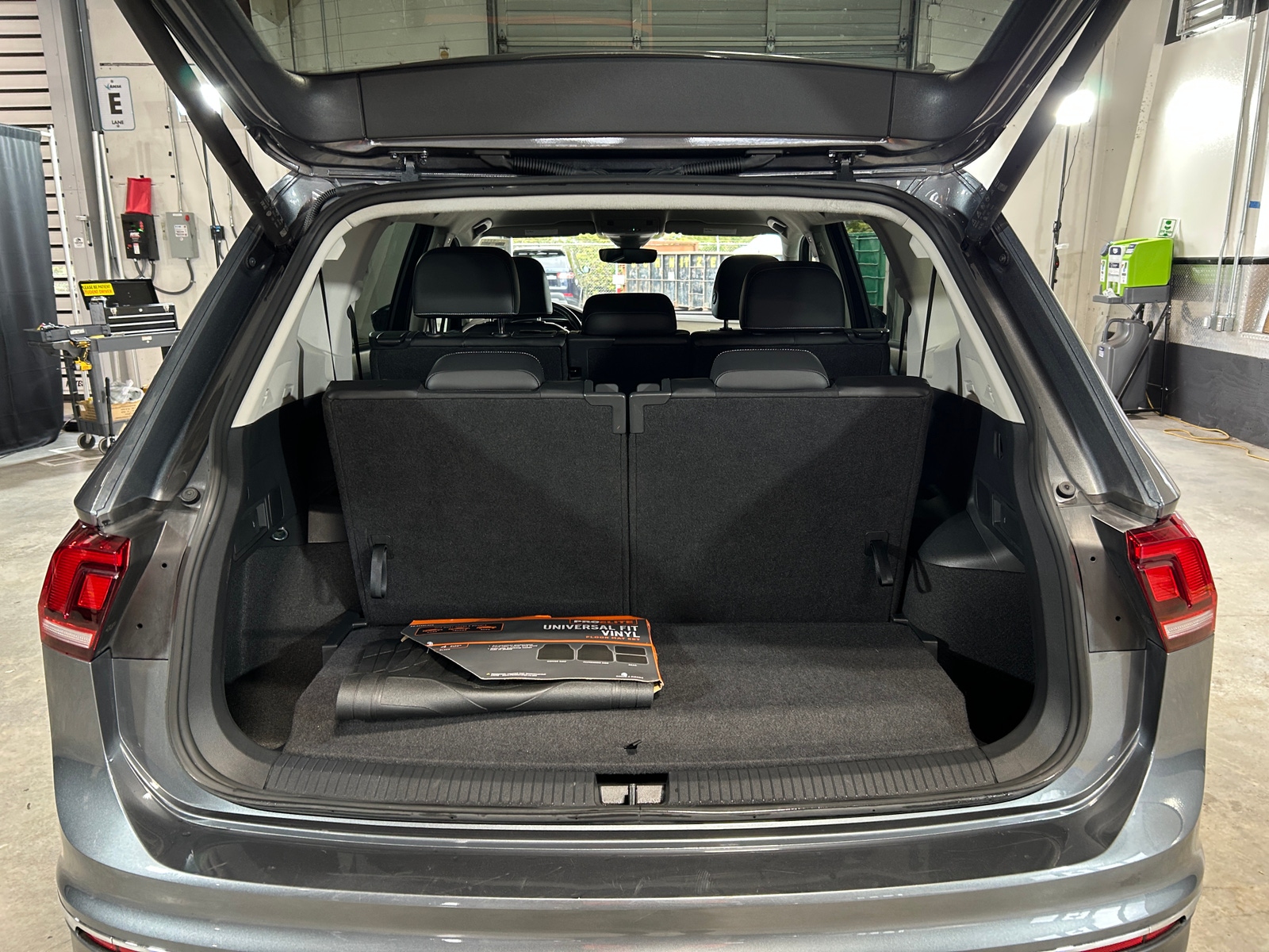 Thumbnail: 2024 Volkswagen Tiguan - 6