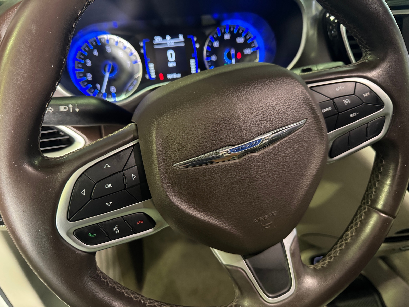 Thumbnail: 2018 Chrysler Pacifica - 4