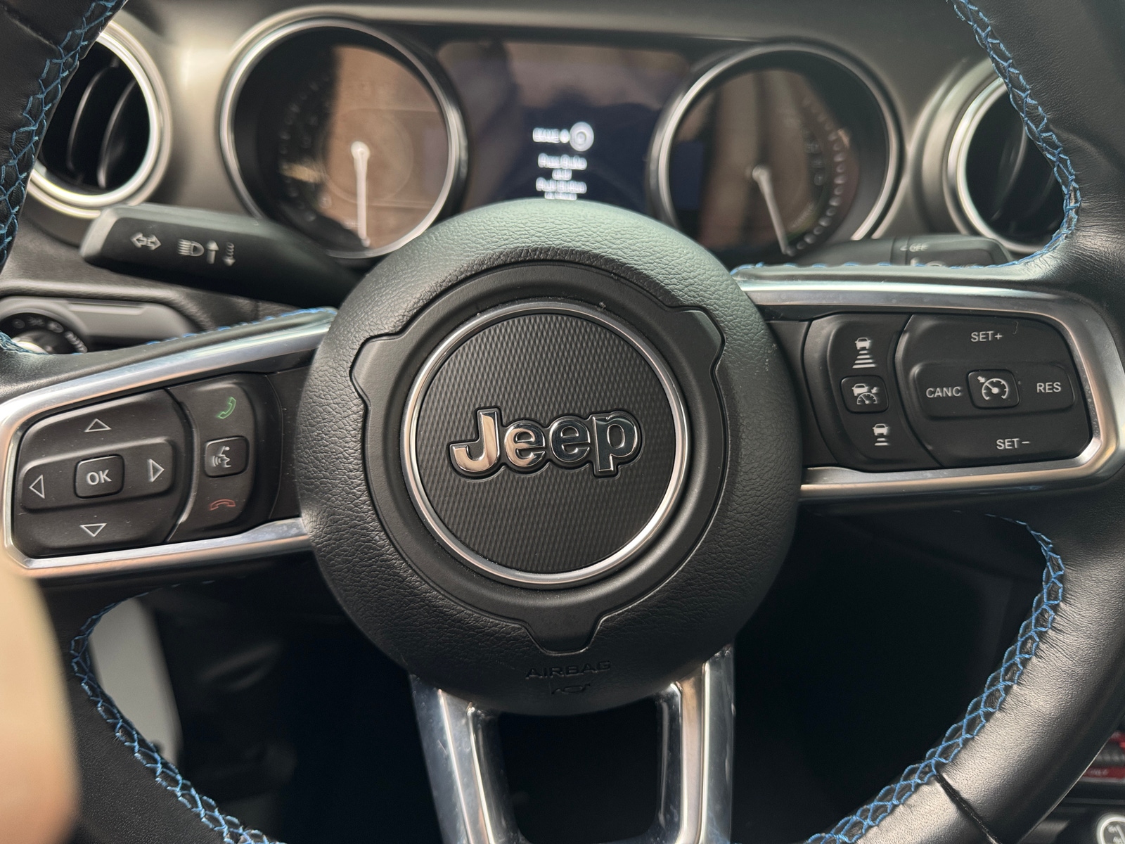 Thumbnail: 2022 Jeep Wrangler - 5