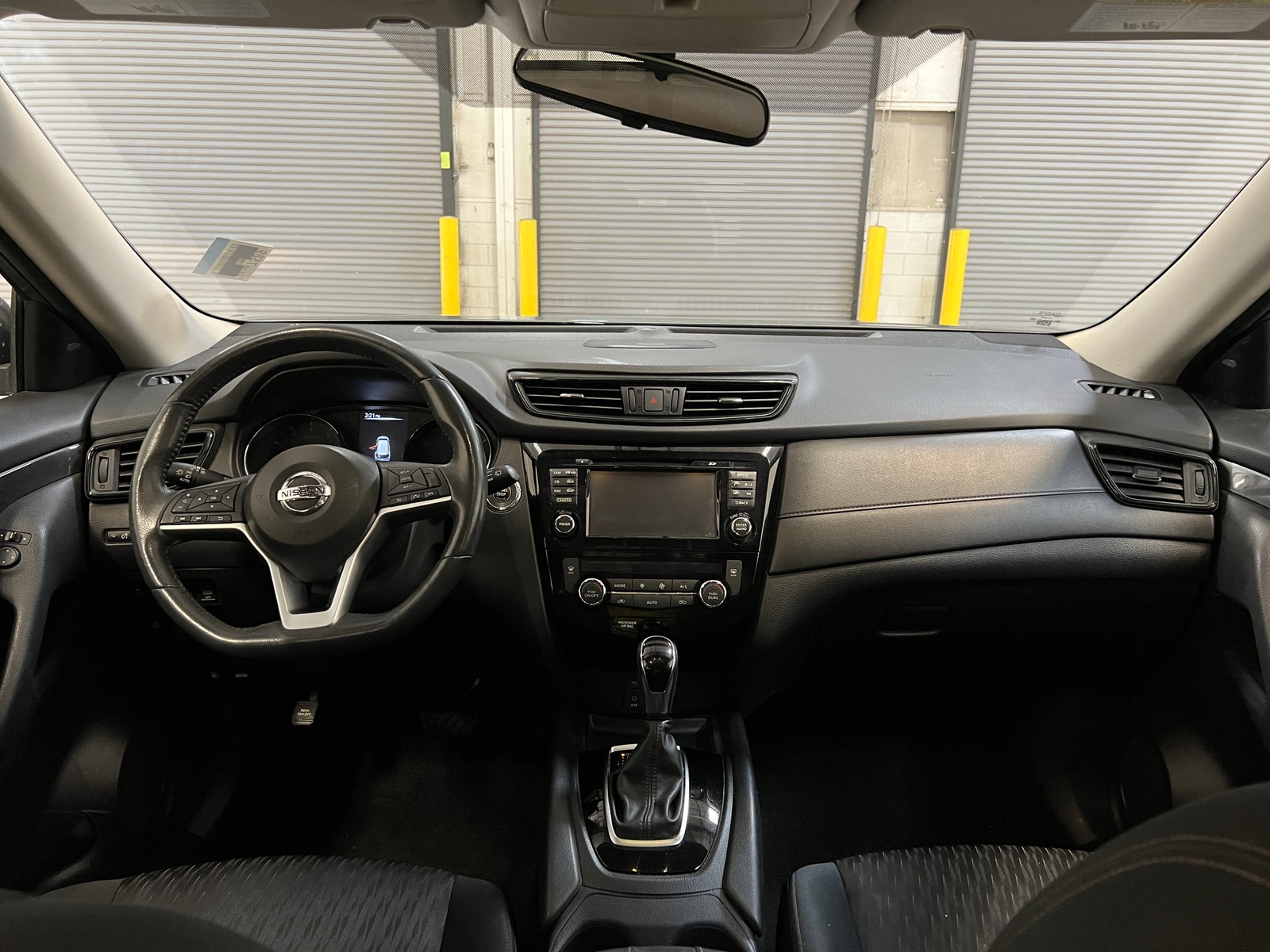 Thumbnail: 2017 Nissan Rogue - 3