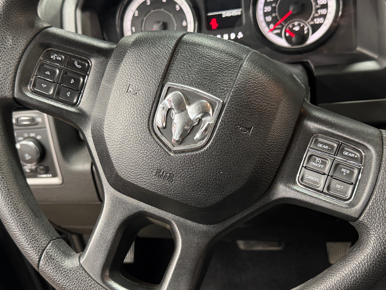 Thumbnail: 2019 RAM 1500 Classic - 5