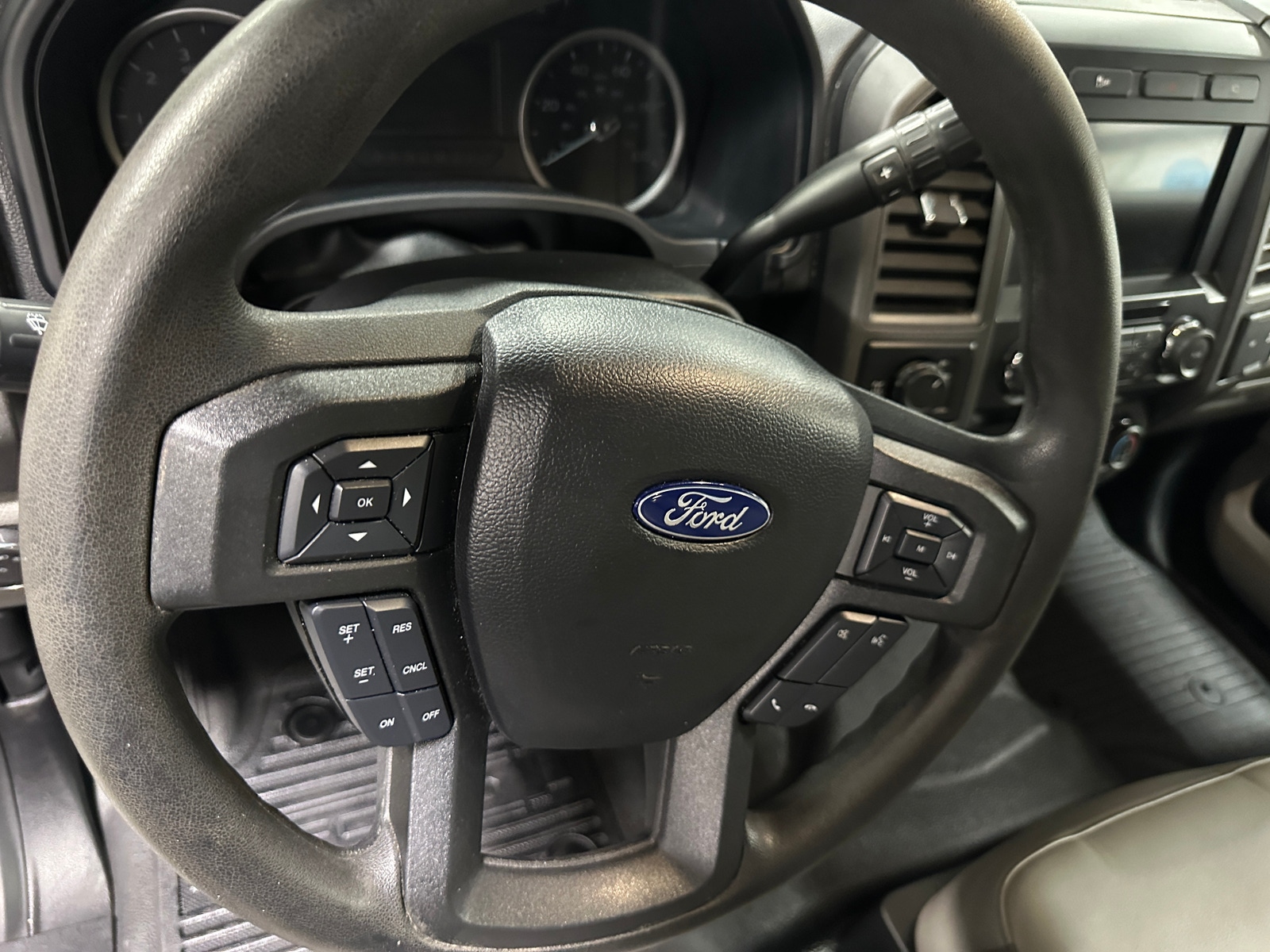 Thumbnail: 2019 Ford Econoline - 5