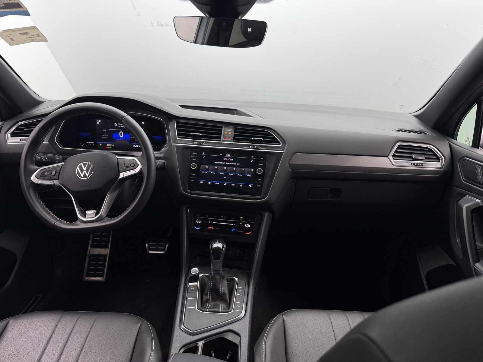 Thumbnail: 2023 Volkswagen Tiguan - 2