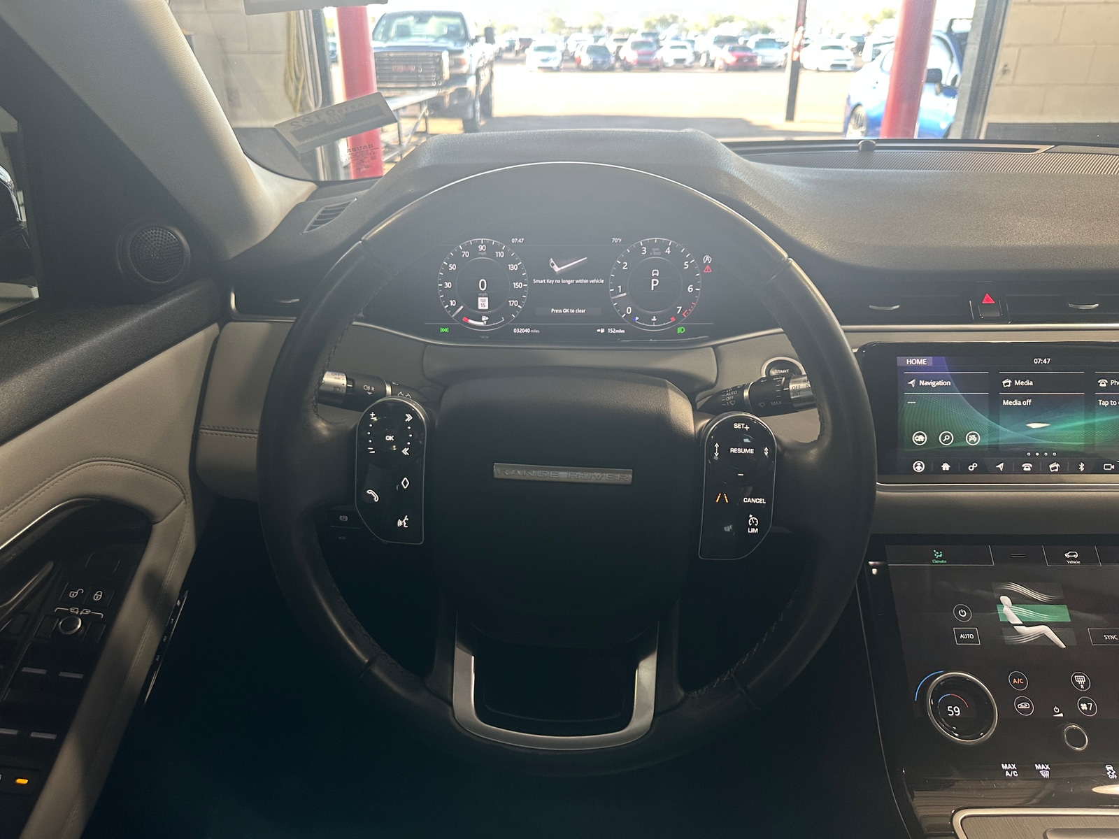Thumbnail: 2020 Land Rover Range Rover Evoque - 4