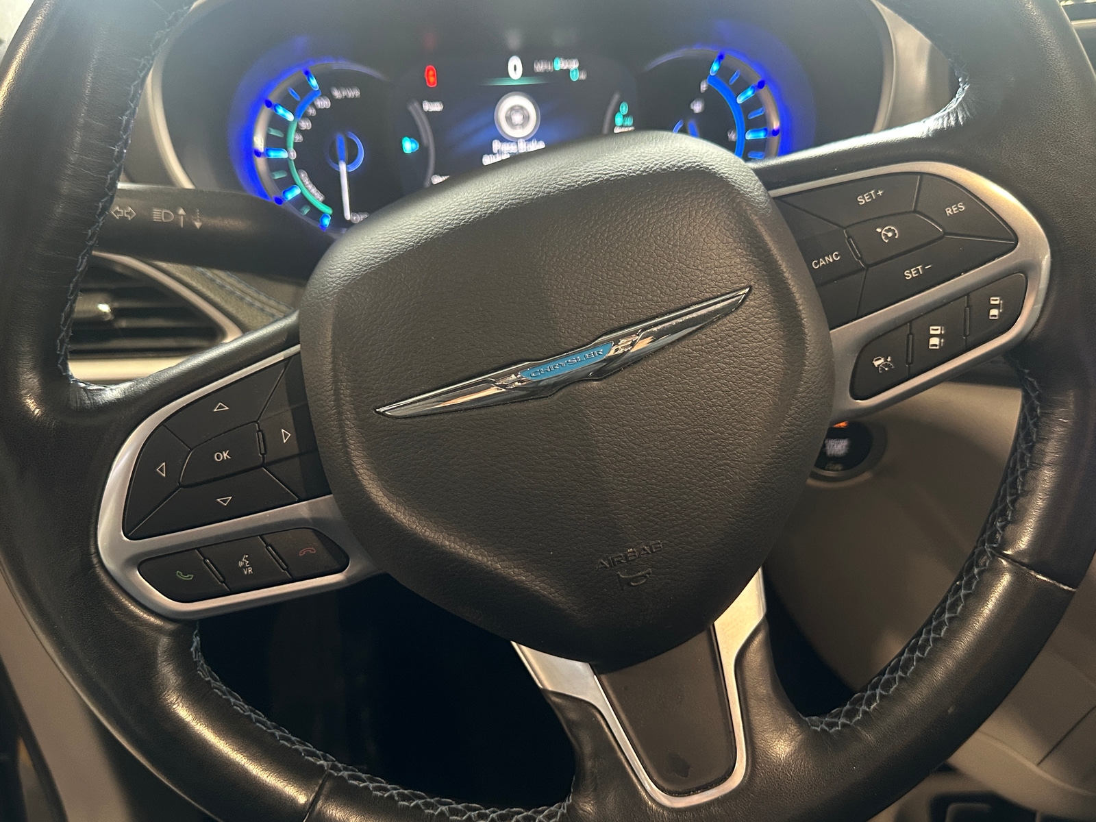 Thumbnail: 2021 Chrysler Pacifica - 4