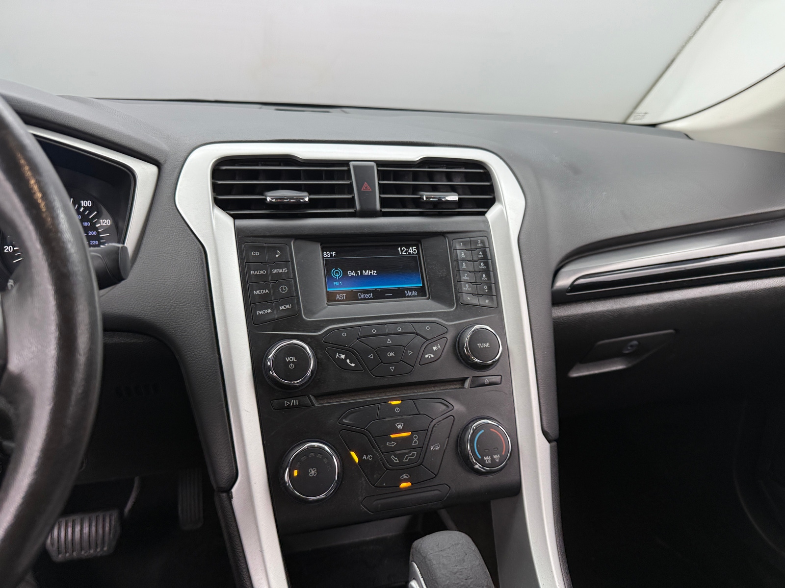 Thumbnail: 2014 Ford Fusion - 4