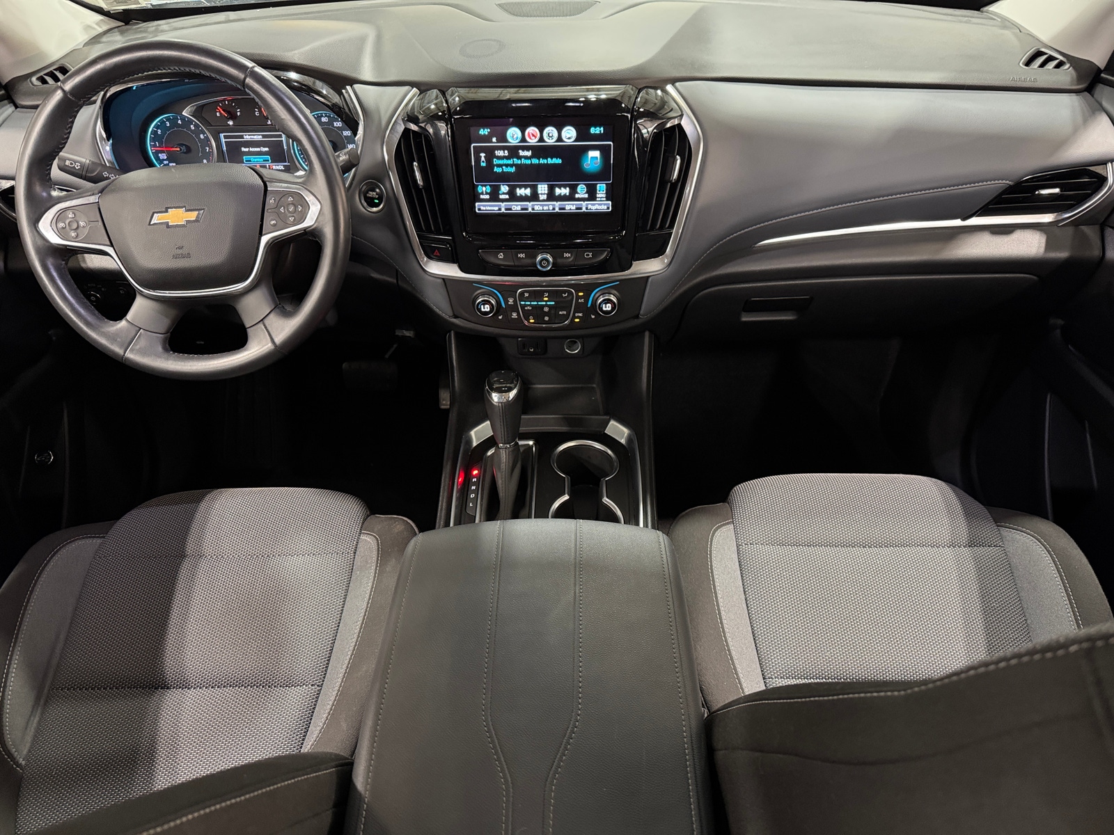Thumbnail: 2018 Chevrolet Traverse - 3