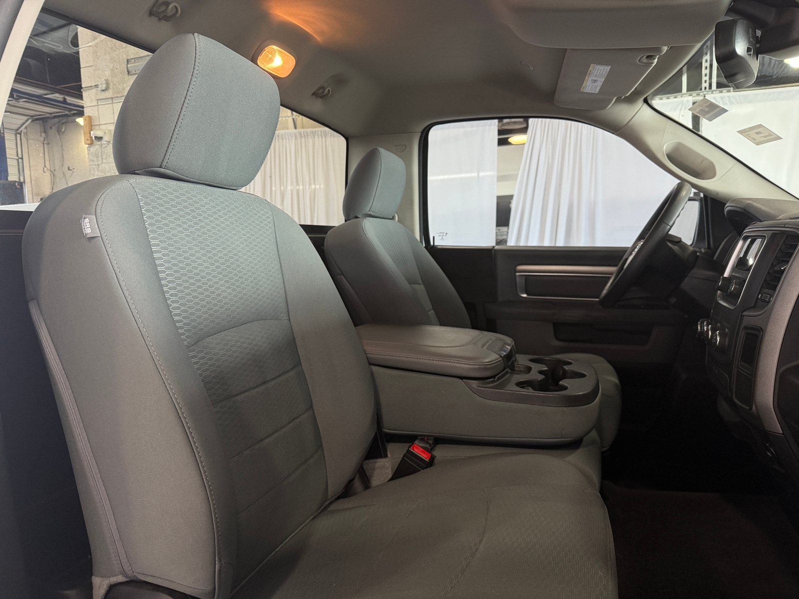 Thumbnail: 2020 RAM 1500 Classic - 2