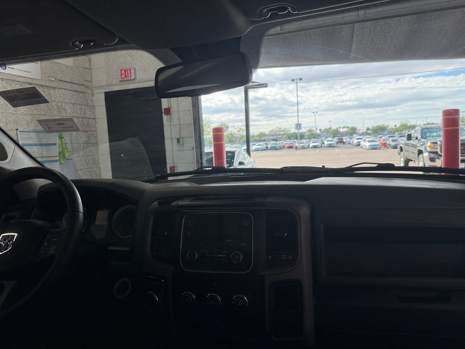 Thumbnail: 2020 RAM 1500 Classic - 3
