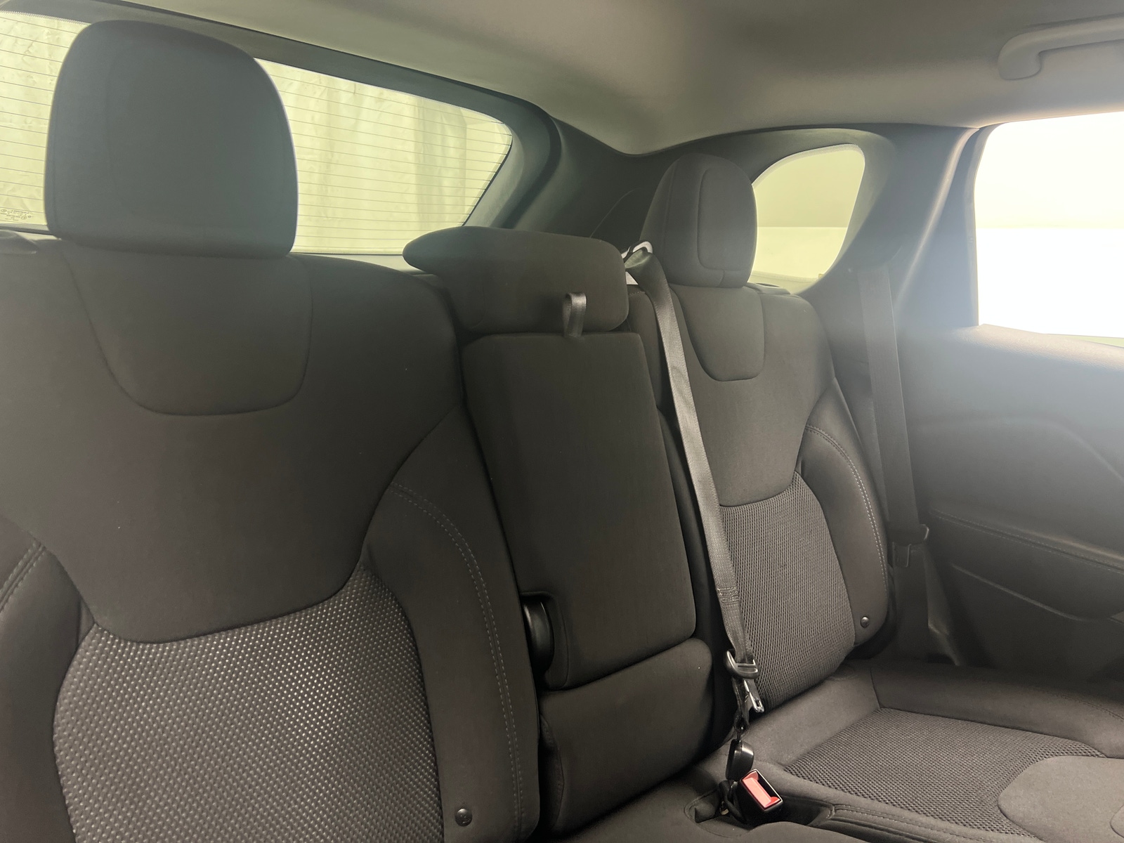 Thumbnail: 2019 Jeep Cherokee - 6