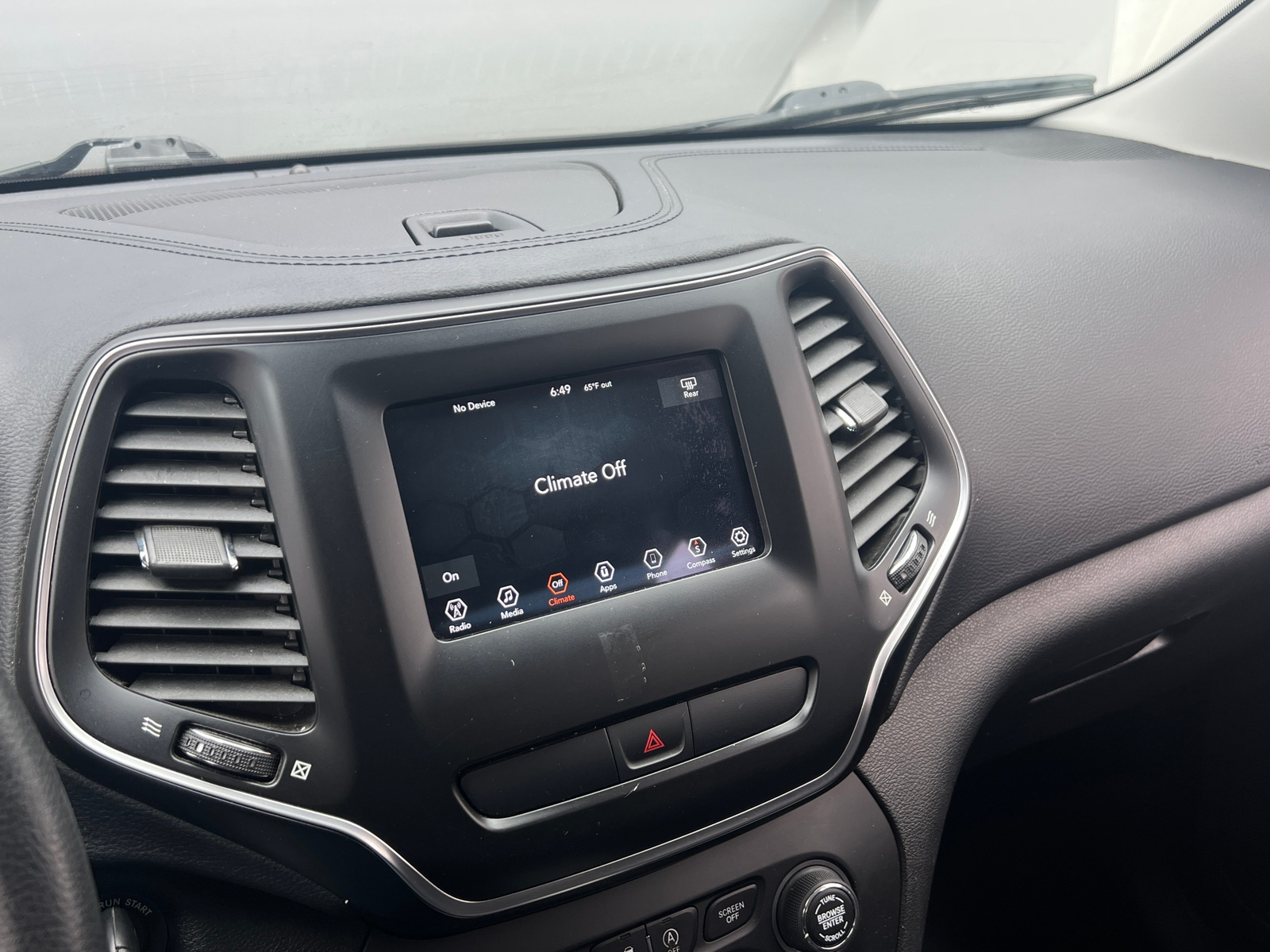 Thumbnail: 2019 Jeep Cherokee - 4