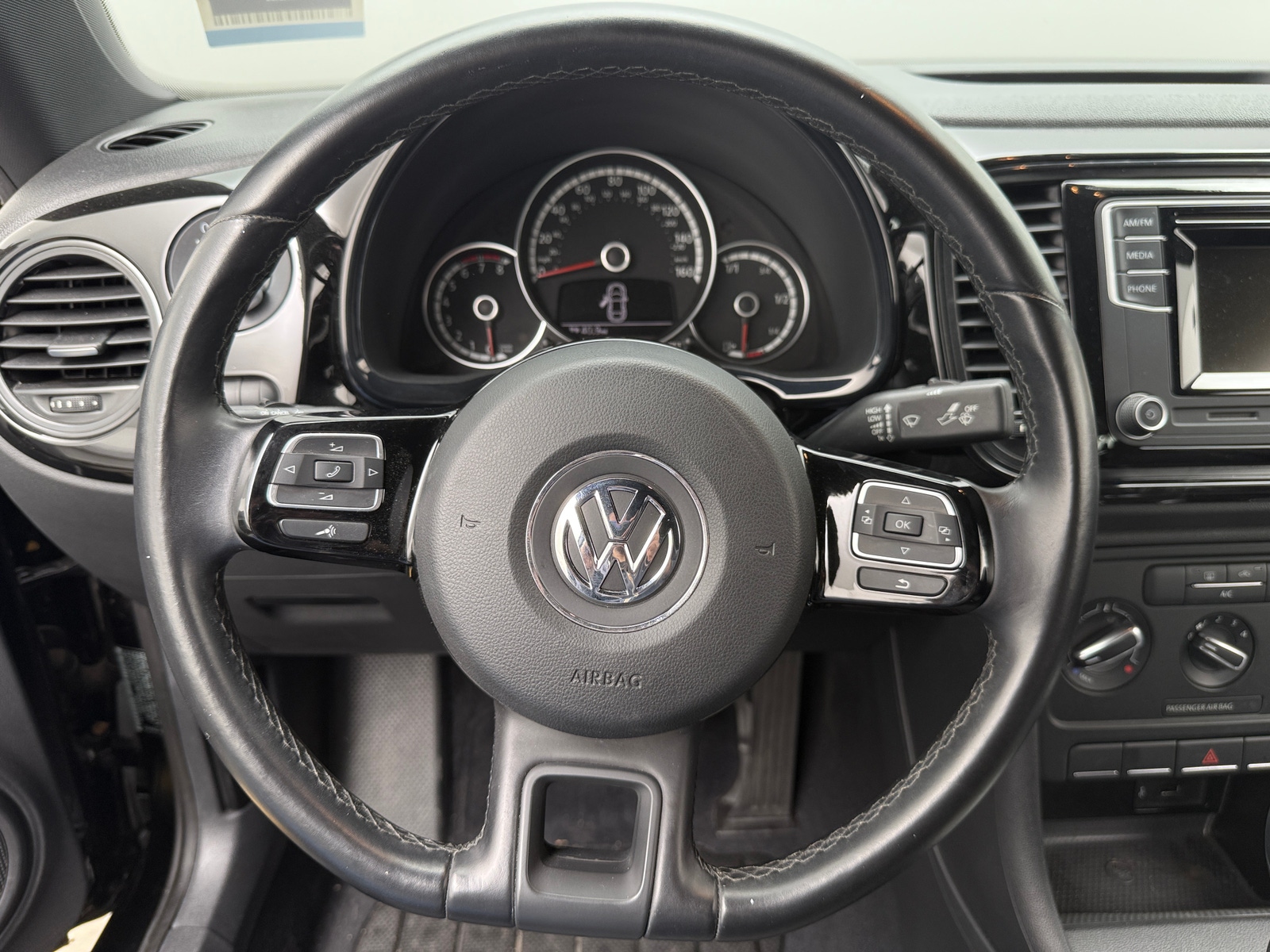 Thumbnail: 2016 Volkswagen Beetle - 5