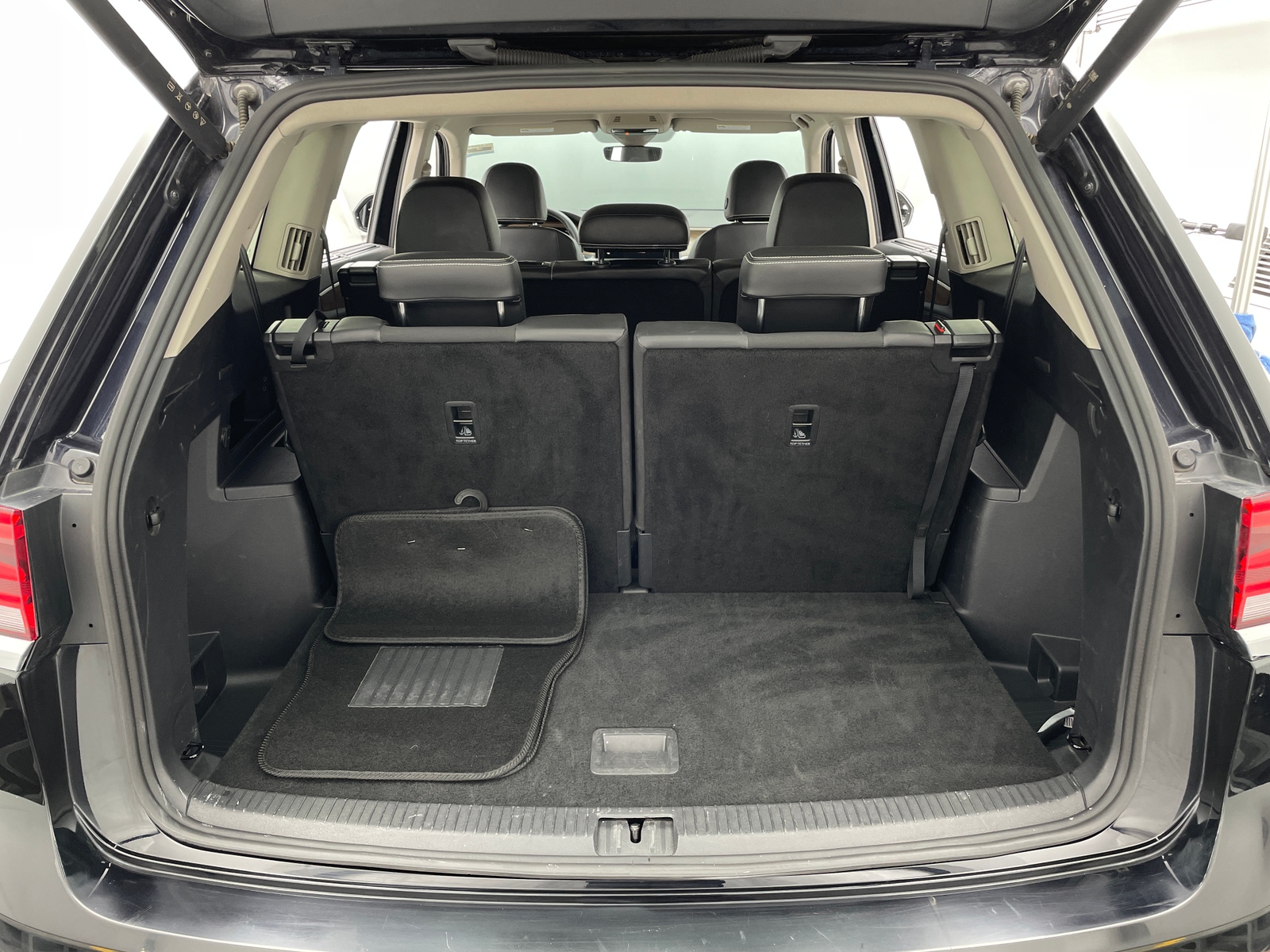 Thumbnail: 2024 Volkswagen Atlas - 6