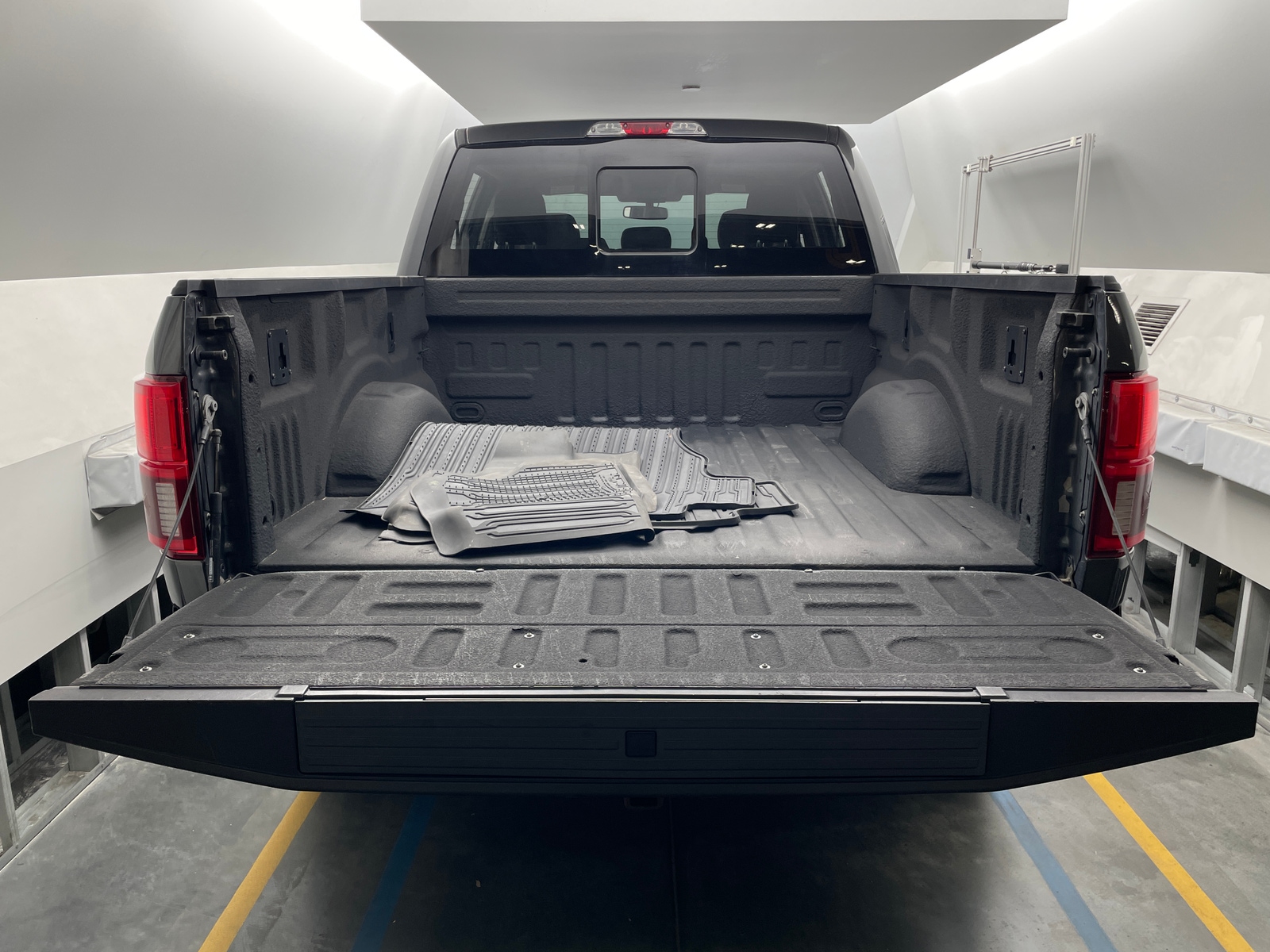 Thumbnail: 2019 Ford Econoline - 7